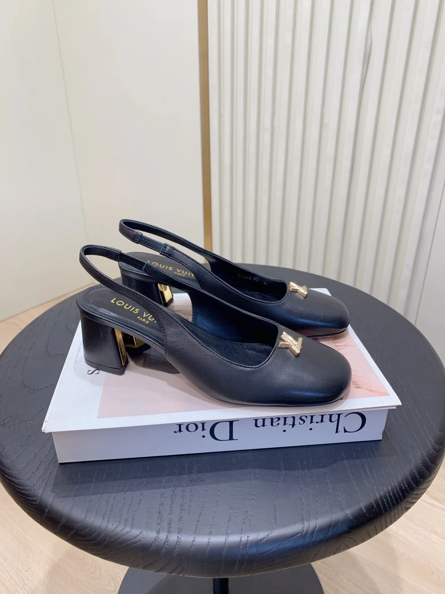 Туфли Женские Louis Vuitton 1834435