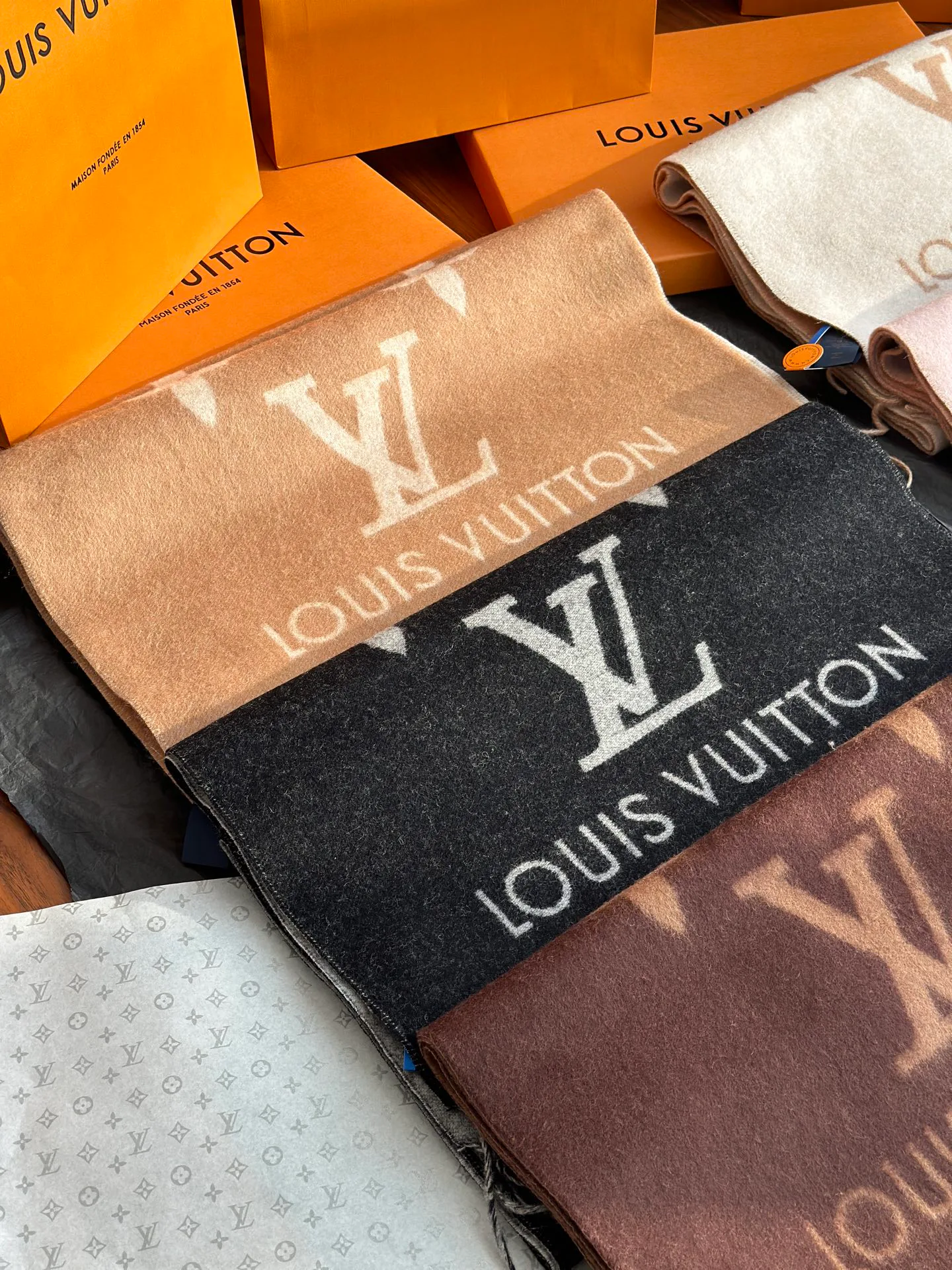 Шарфы Louis Vuitton 1855701