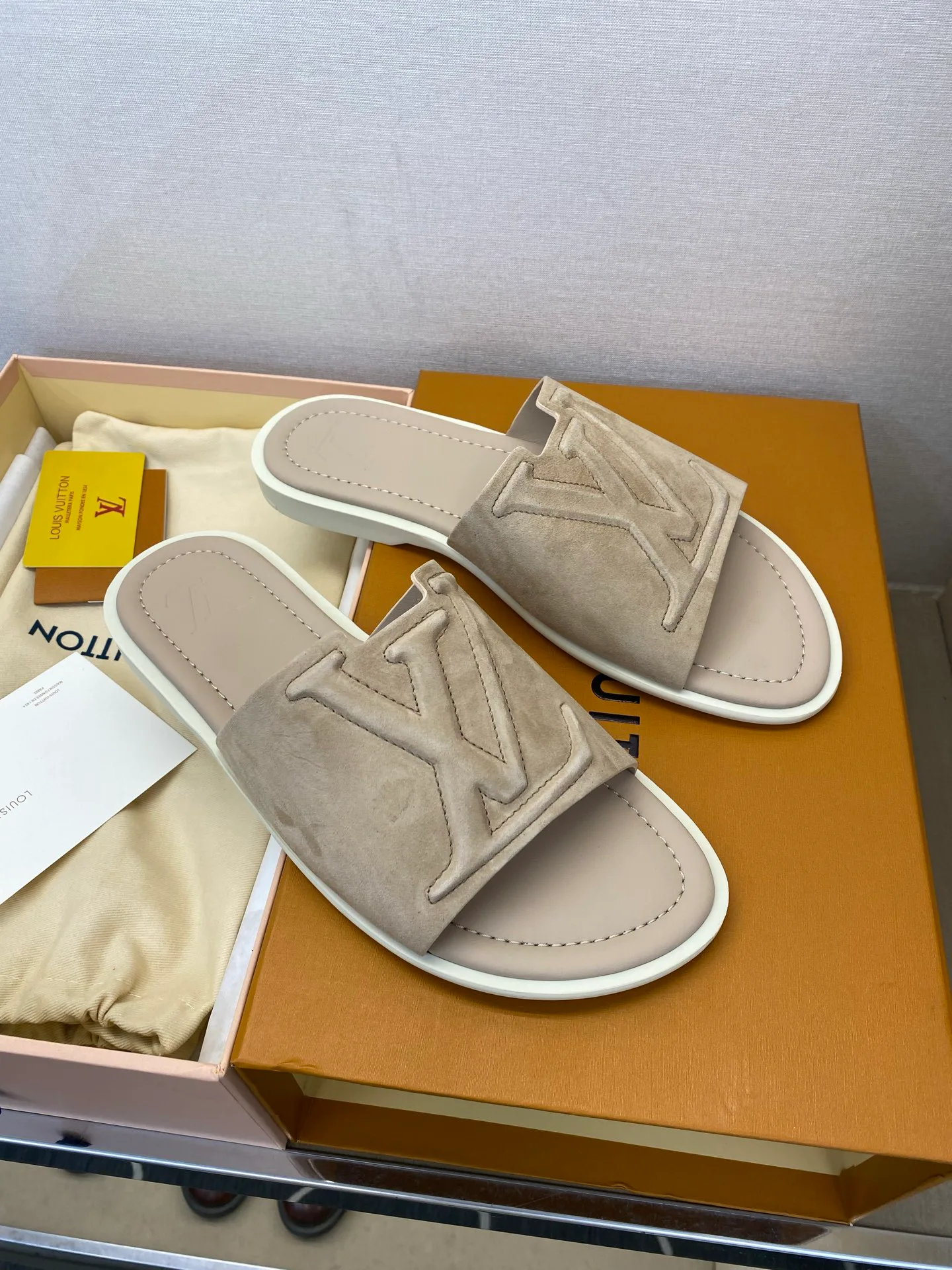Шлепанцы Мужские Louis Vuitton 11956853