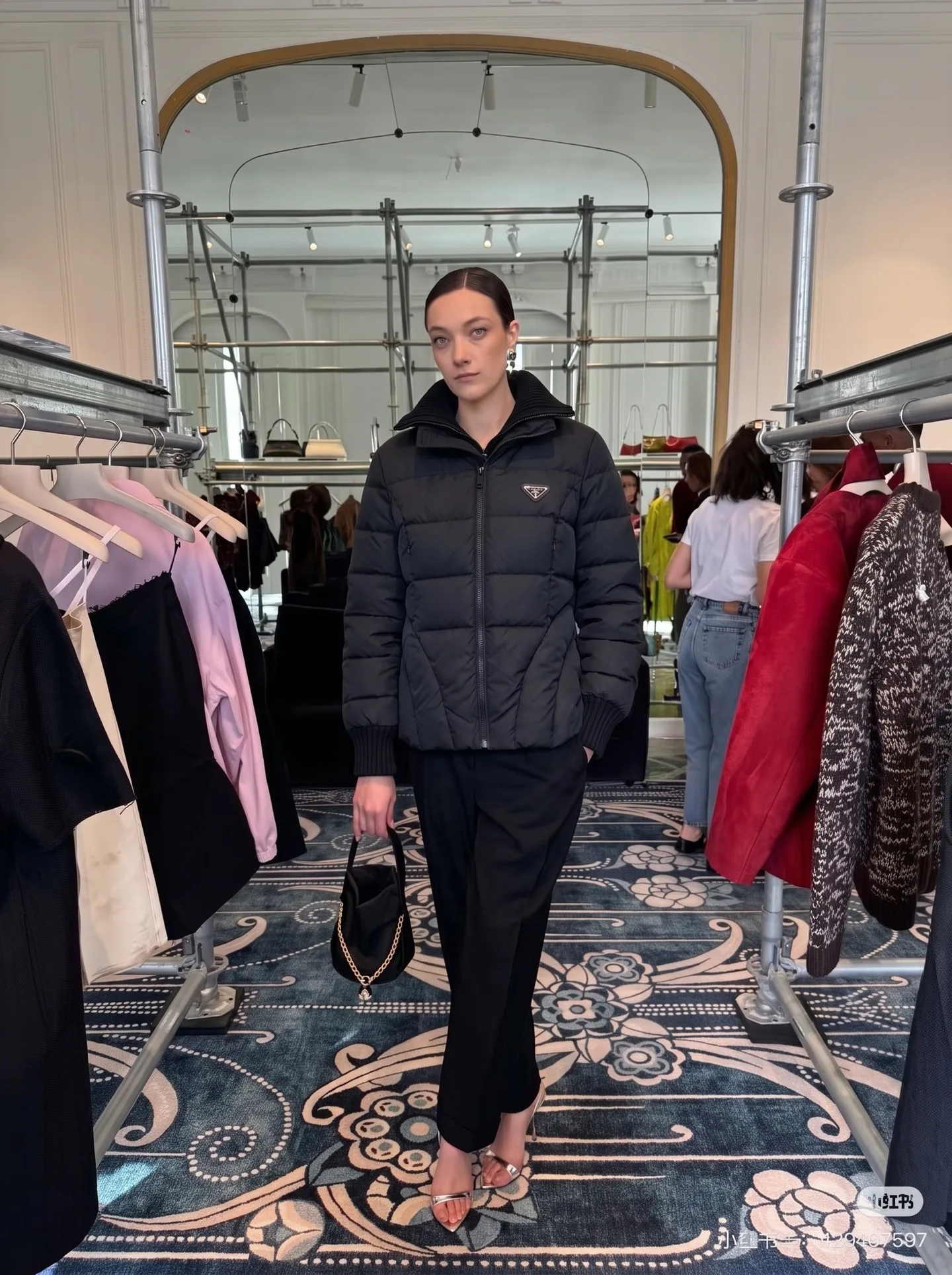 Куртки И Пуховики Женские Prada 18711537