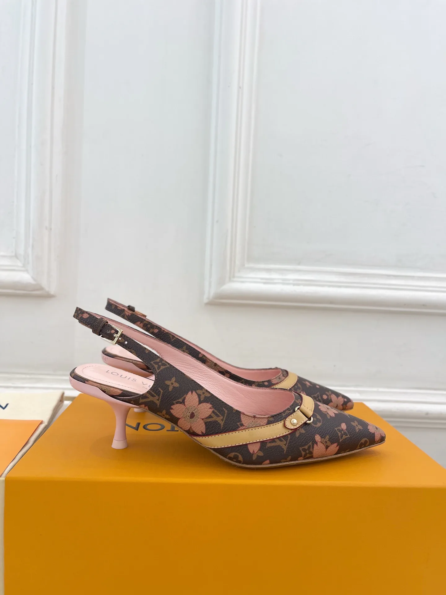 Туфли Женские Louis Vuitton 11458181