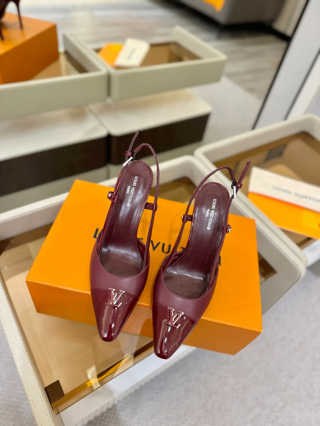 Туфли Женские Louis Vuitton 10910149