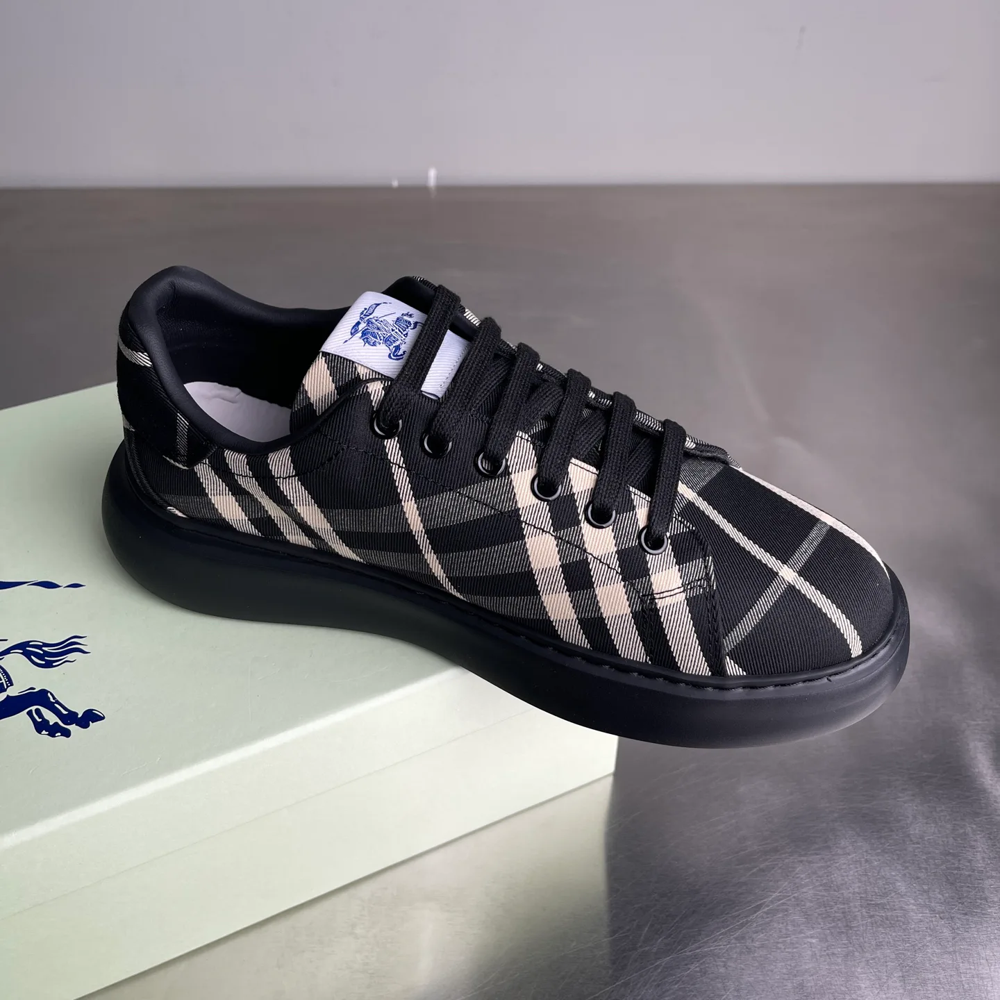 Кроссовки Мужские Burberry 11460322