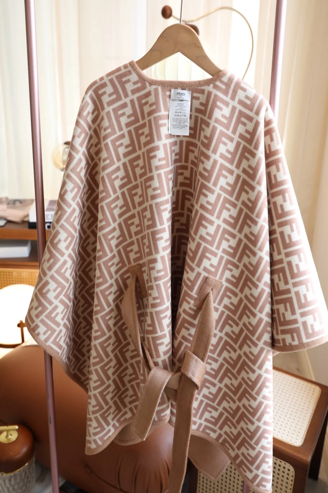 Пальто Женские Fendi 18763919
