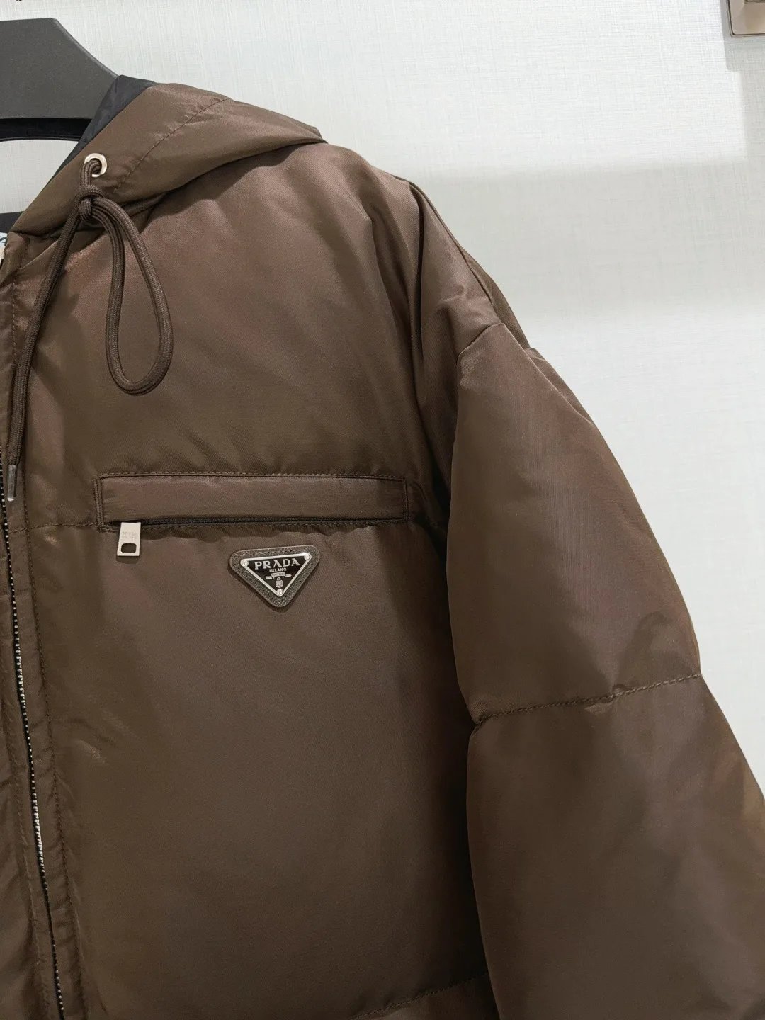 Куртки И Пуховики Женские Prada 18898479