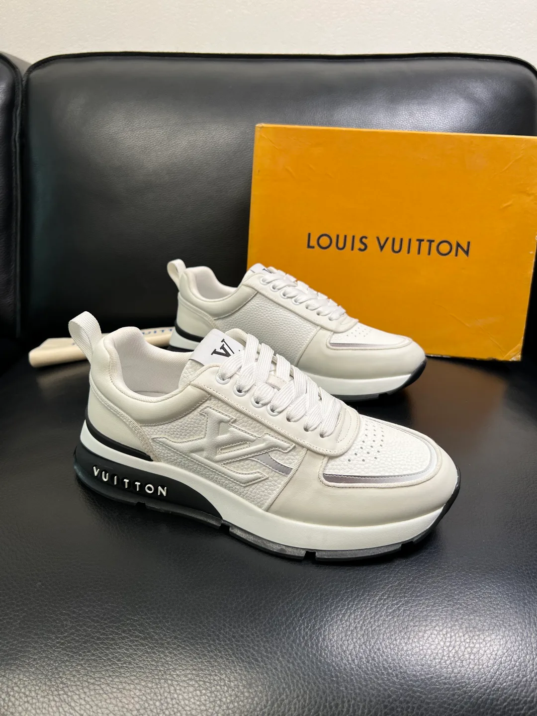 Кроссовки Женские Louis Vuitton 369017