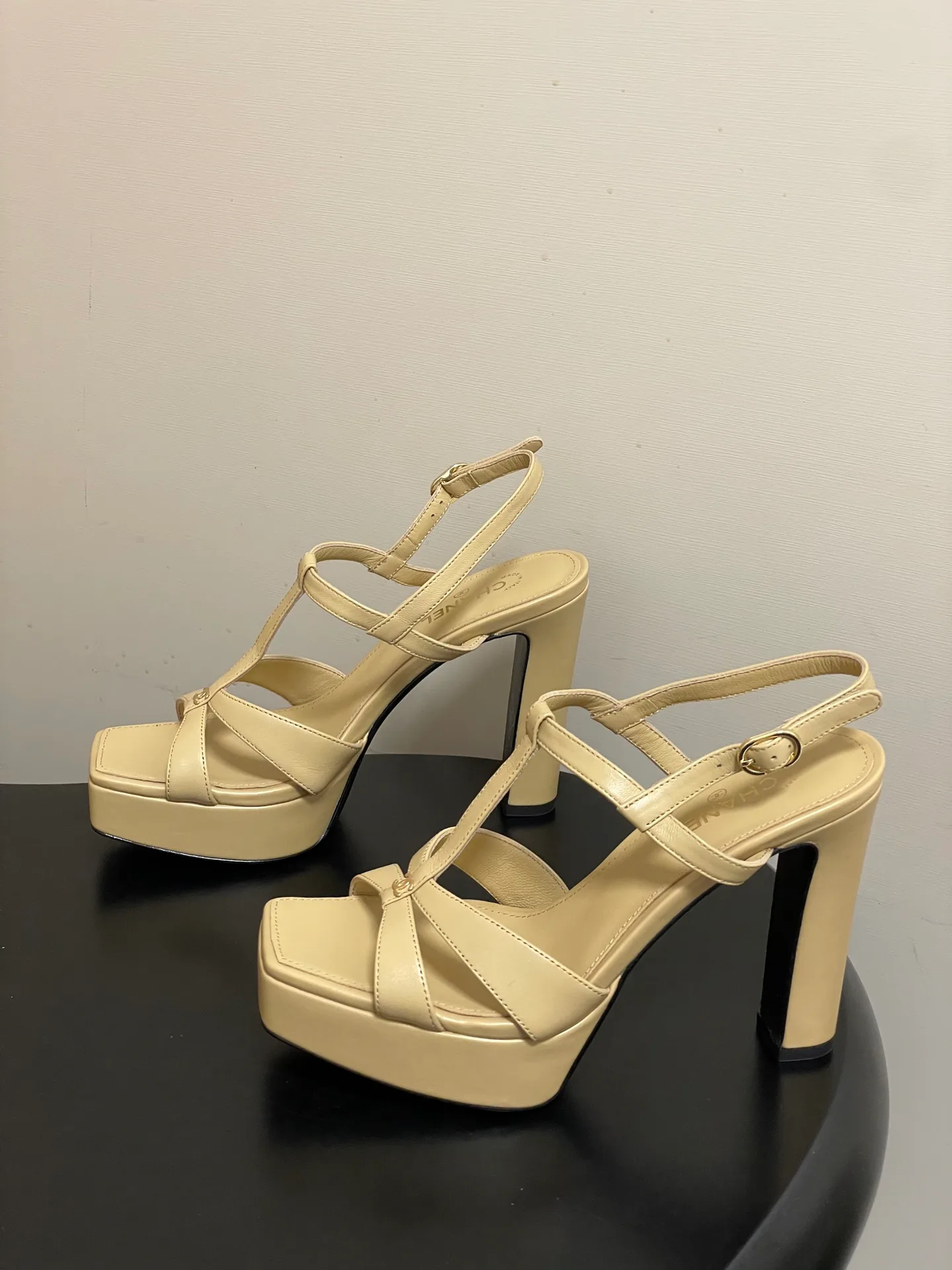 Босоножки Женские Chanel 12936263