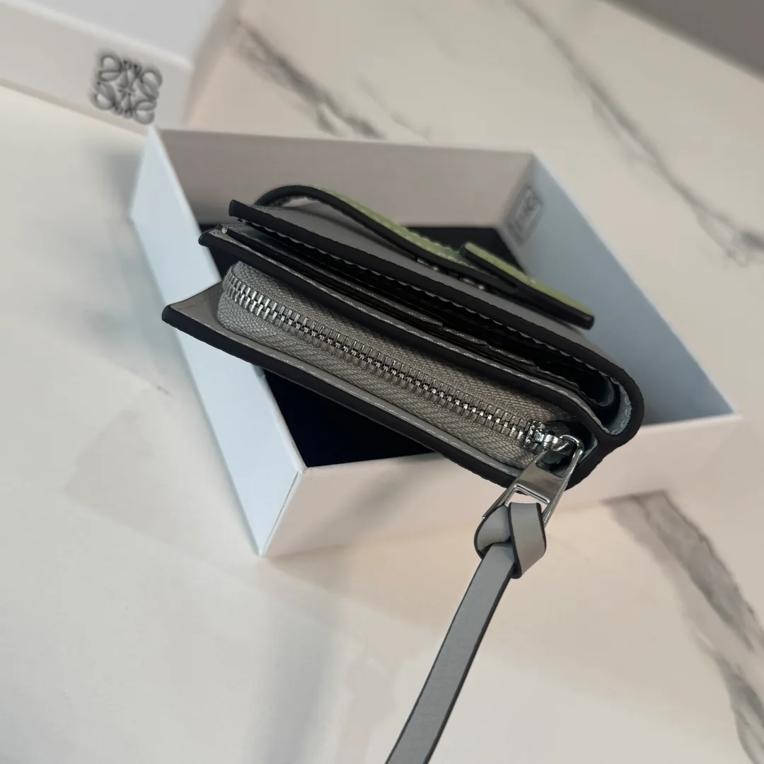 Клатчи Женские Loewe 17502814