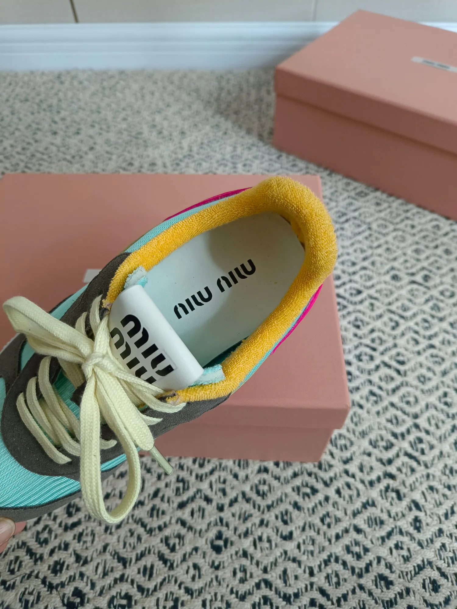 Кроссовки Женские Miu Miu 18273942