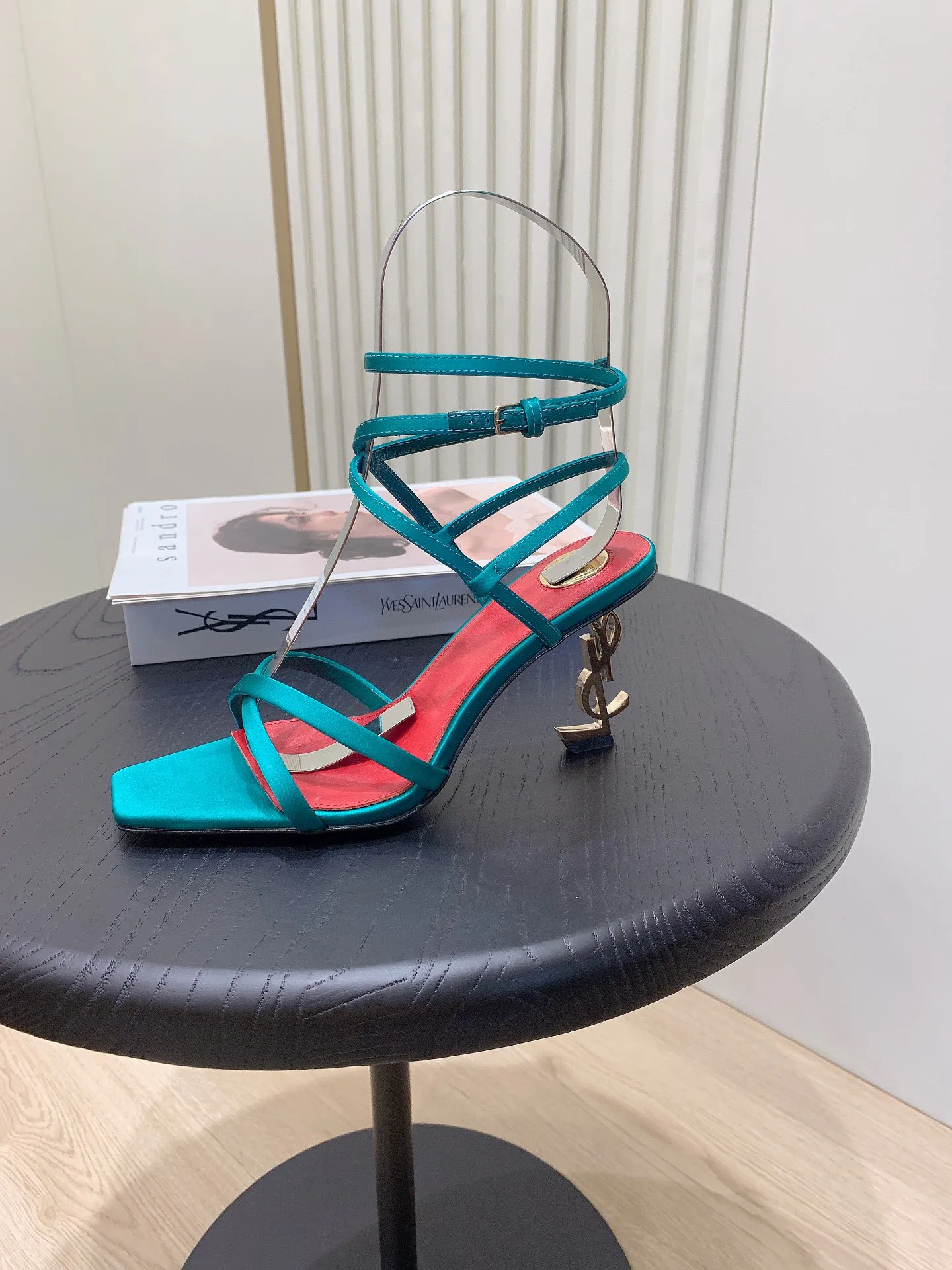 Босоножки Женские Saint Laurent 4511922