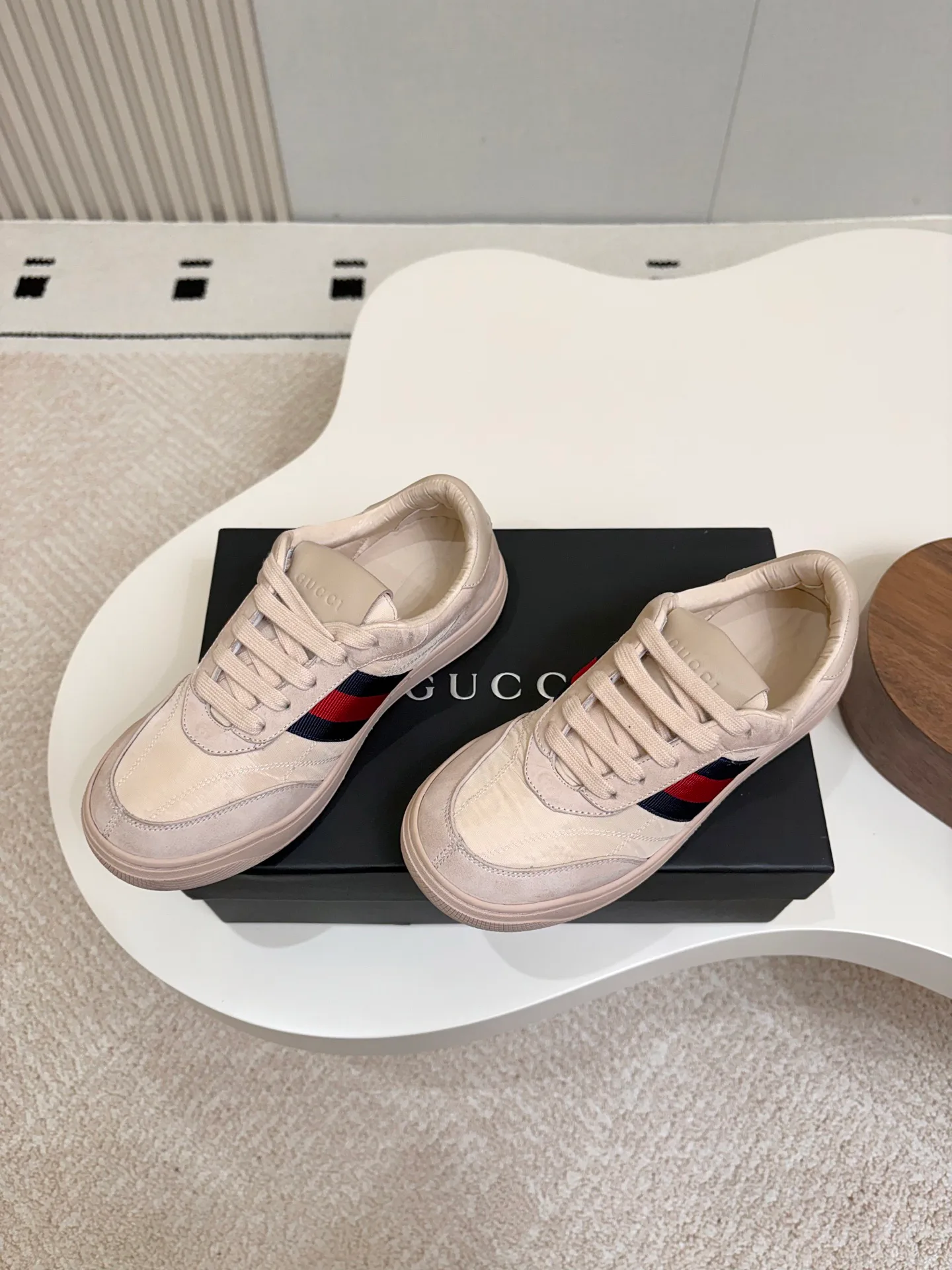 Кроссовки Женские Gucci 18011335