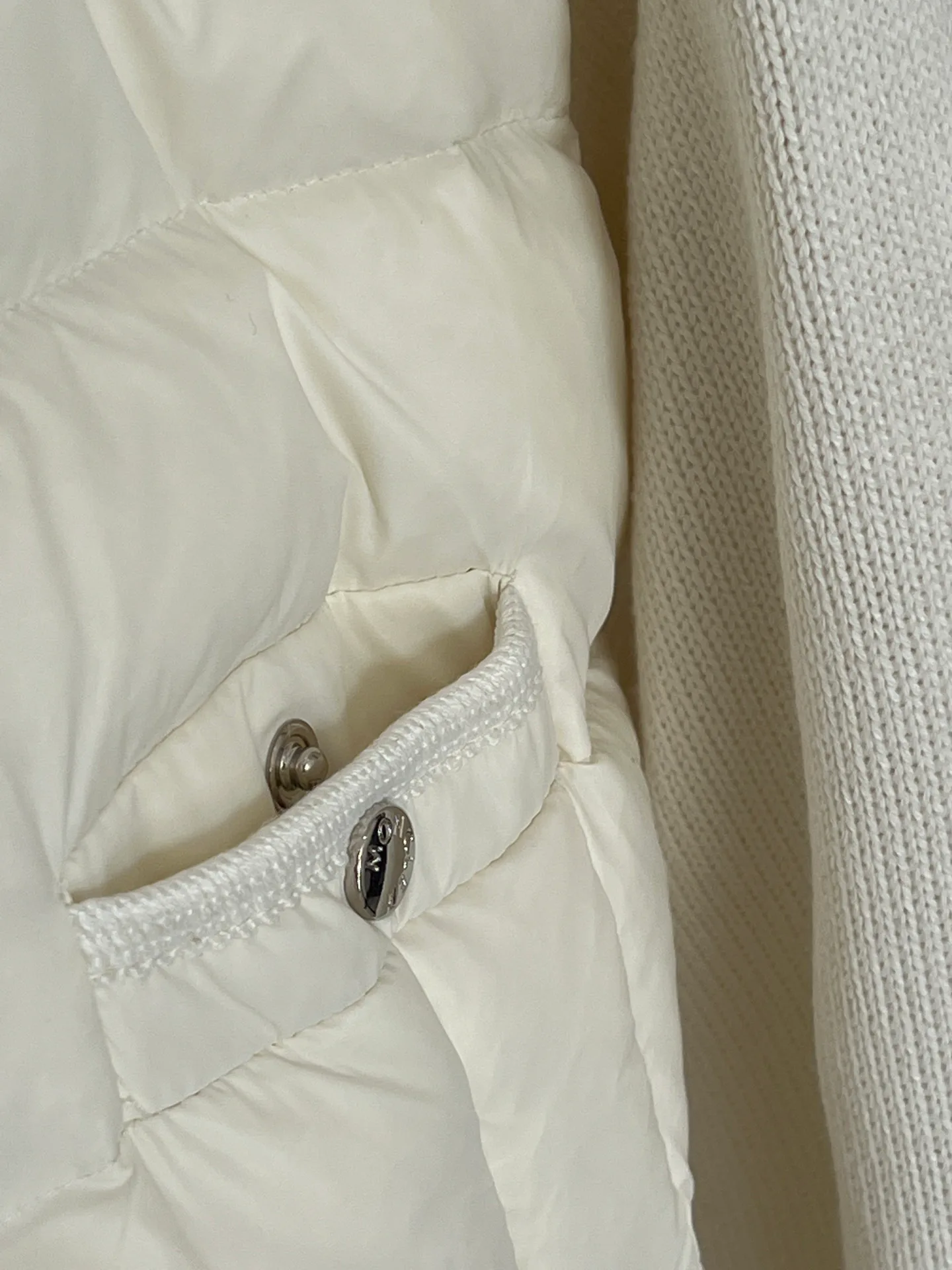 Куртки И Пуховики Женские Moncler 18416142