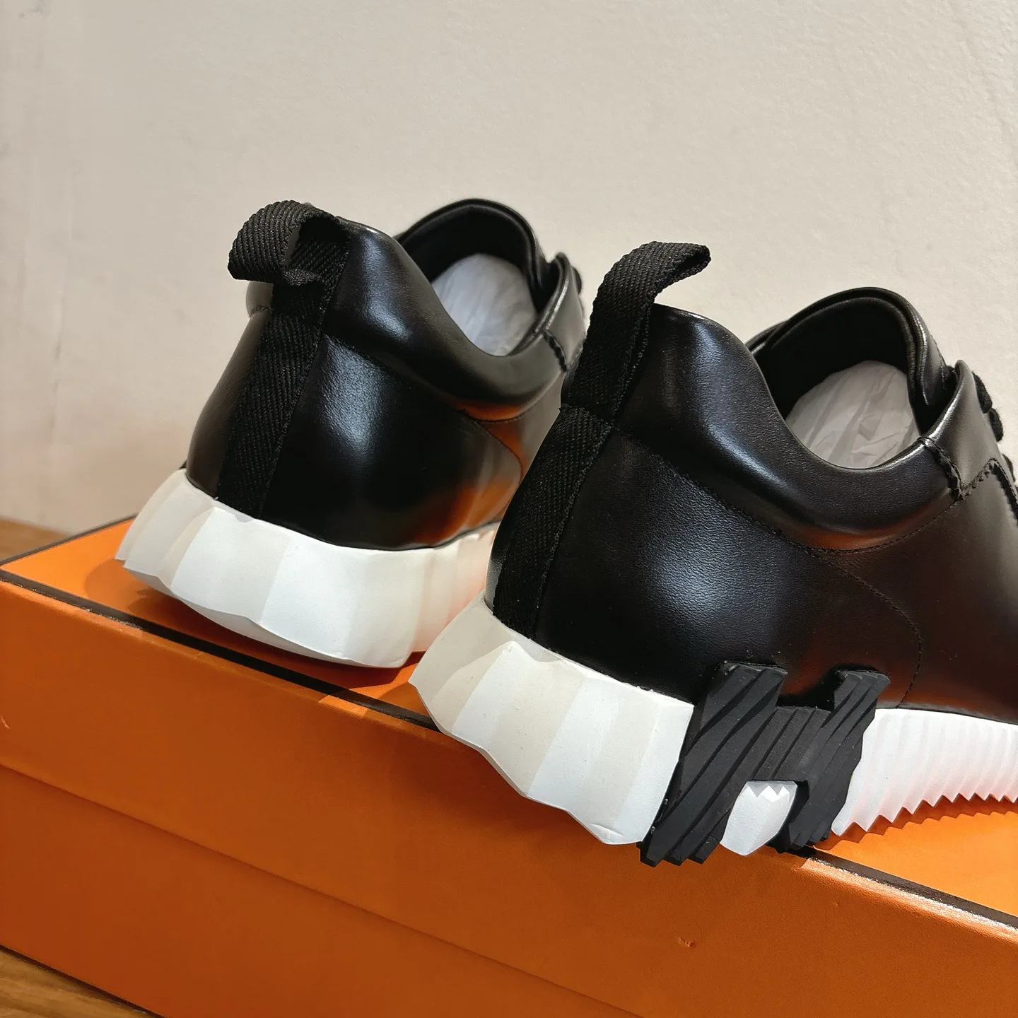 Кроссовки Женские Hermes 4214570