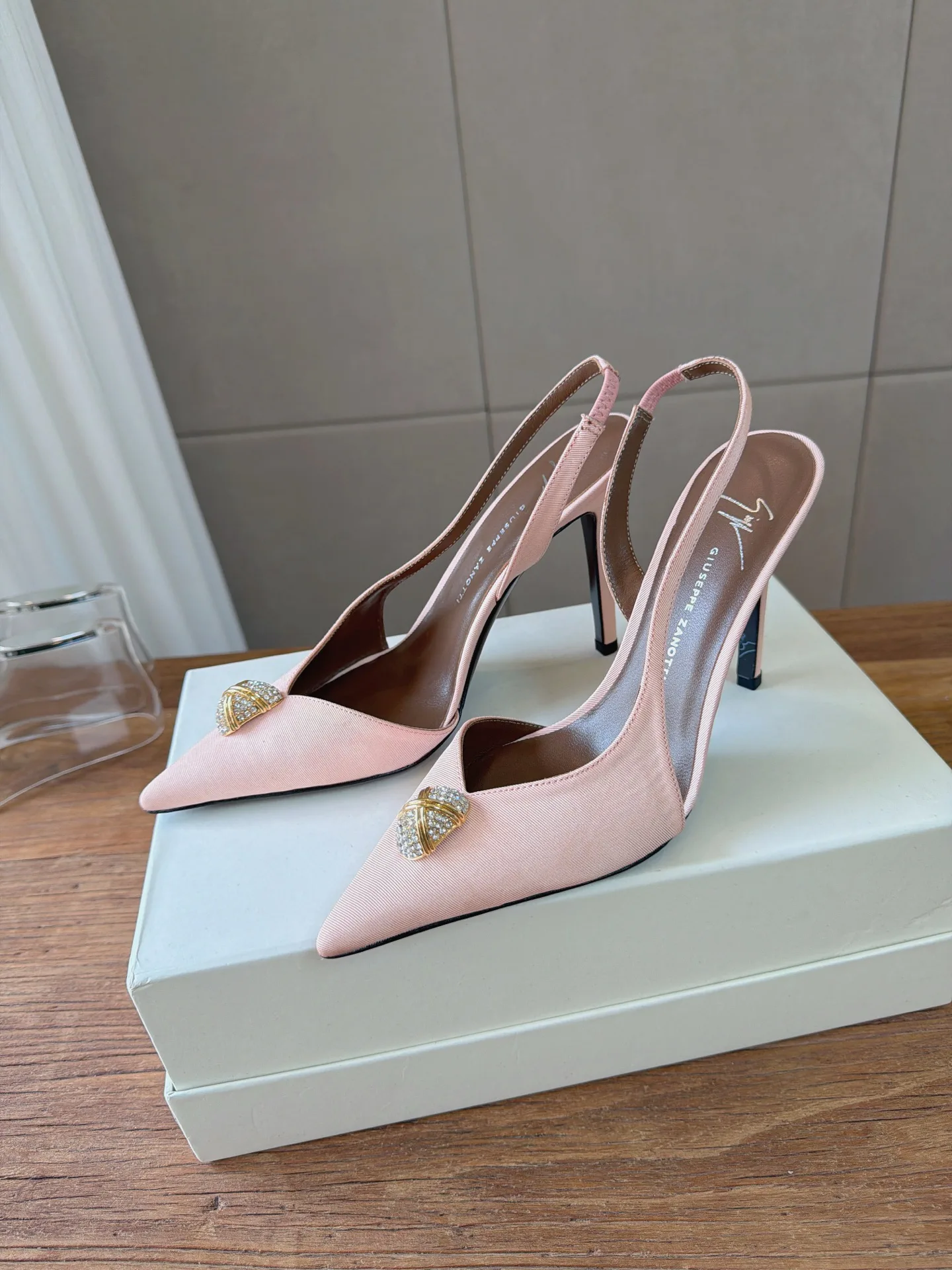 Туфли Женские Giuseppe Zanotti 19416010