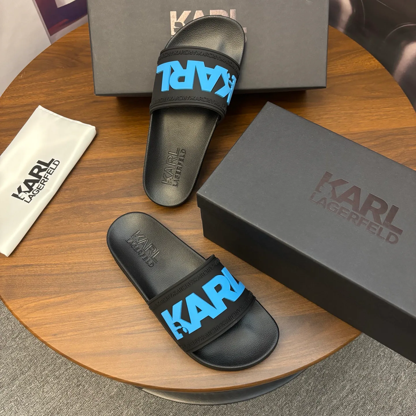 Шлепанцы Женские Karl Lagerfeld 10776049