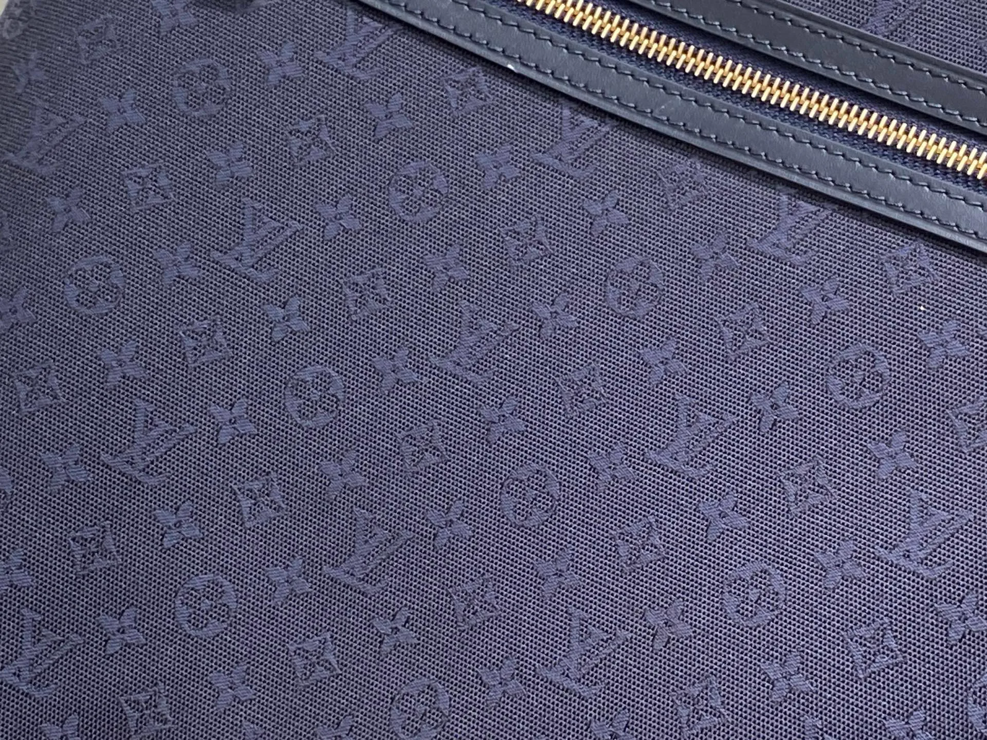 Классические Сумки Женские Louis Vuitton 17499401