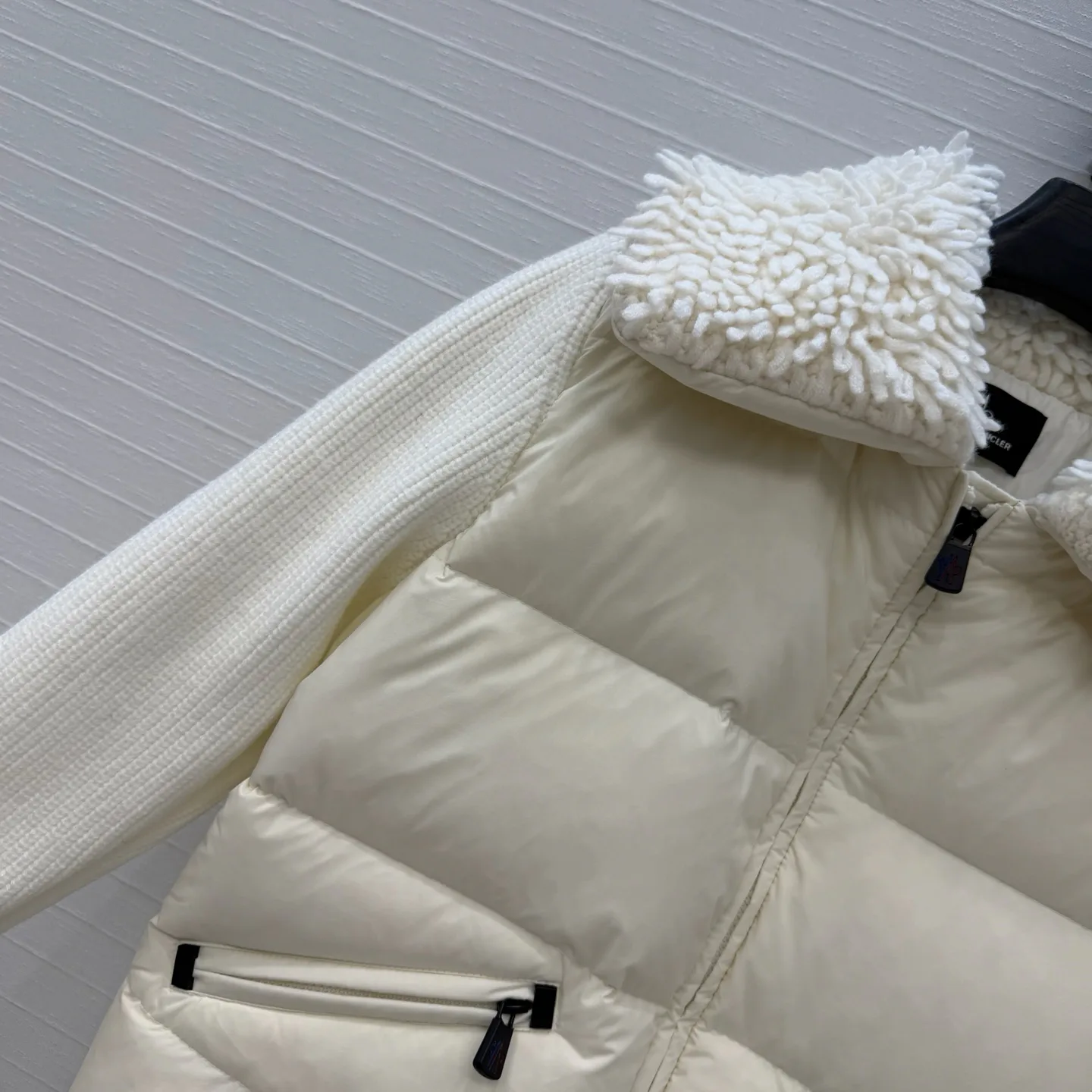 Куртки И Пуховики Женские Moncler 19332001