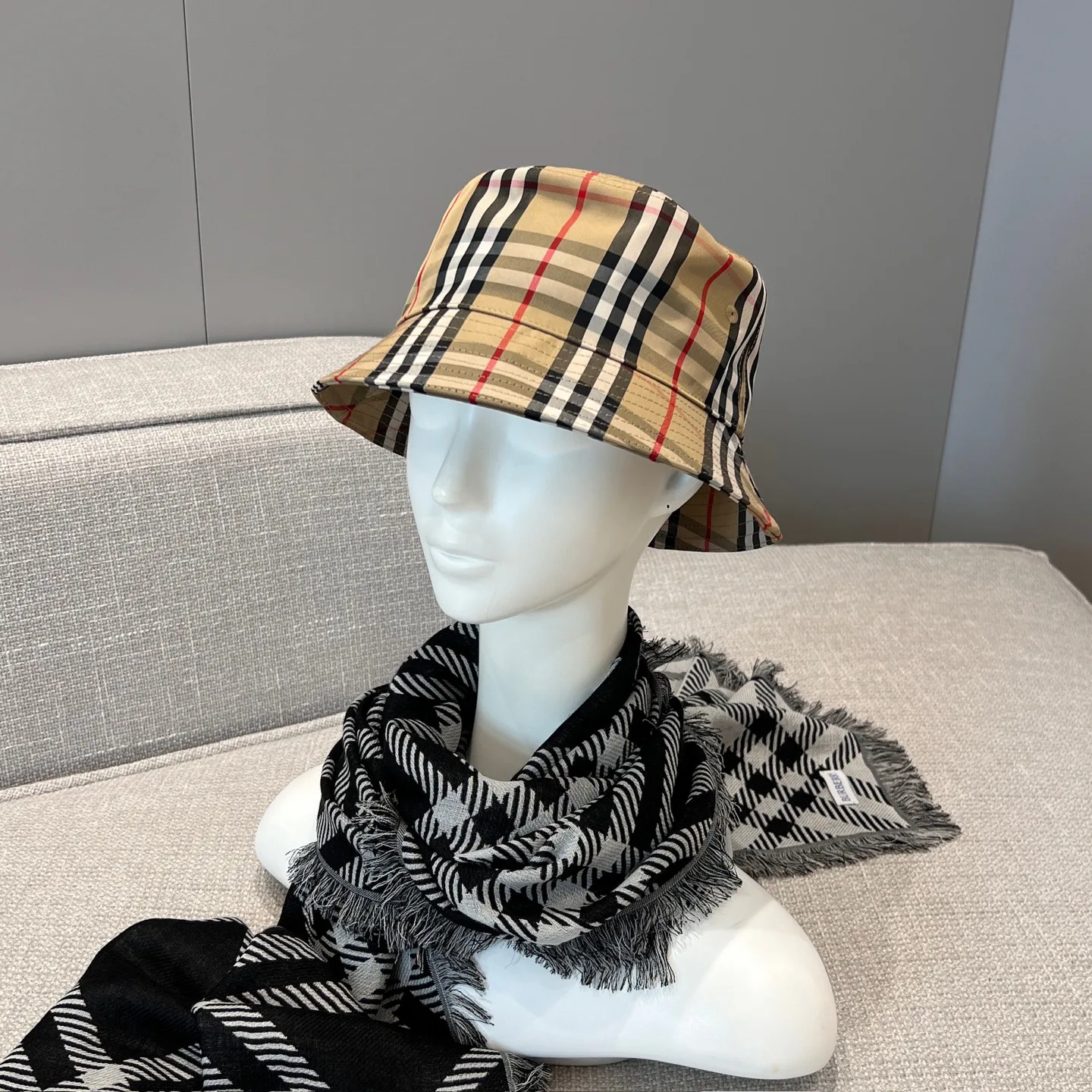 Шарфы Burberry 386399