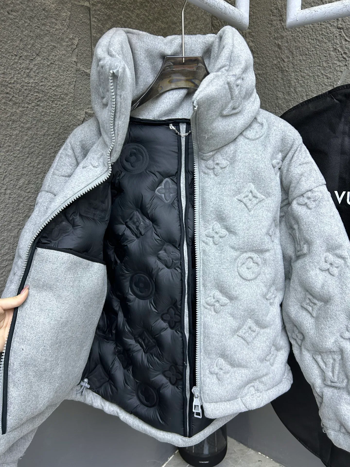 Куртки И Пуховики Женские Louis Vuitton 497140