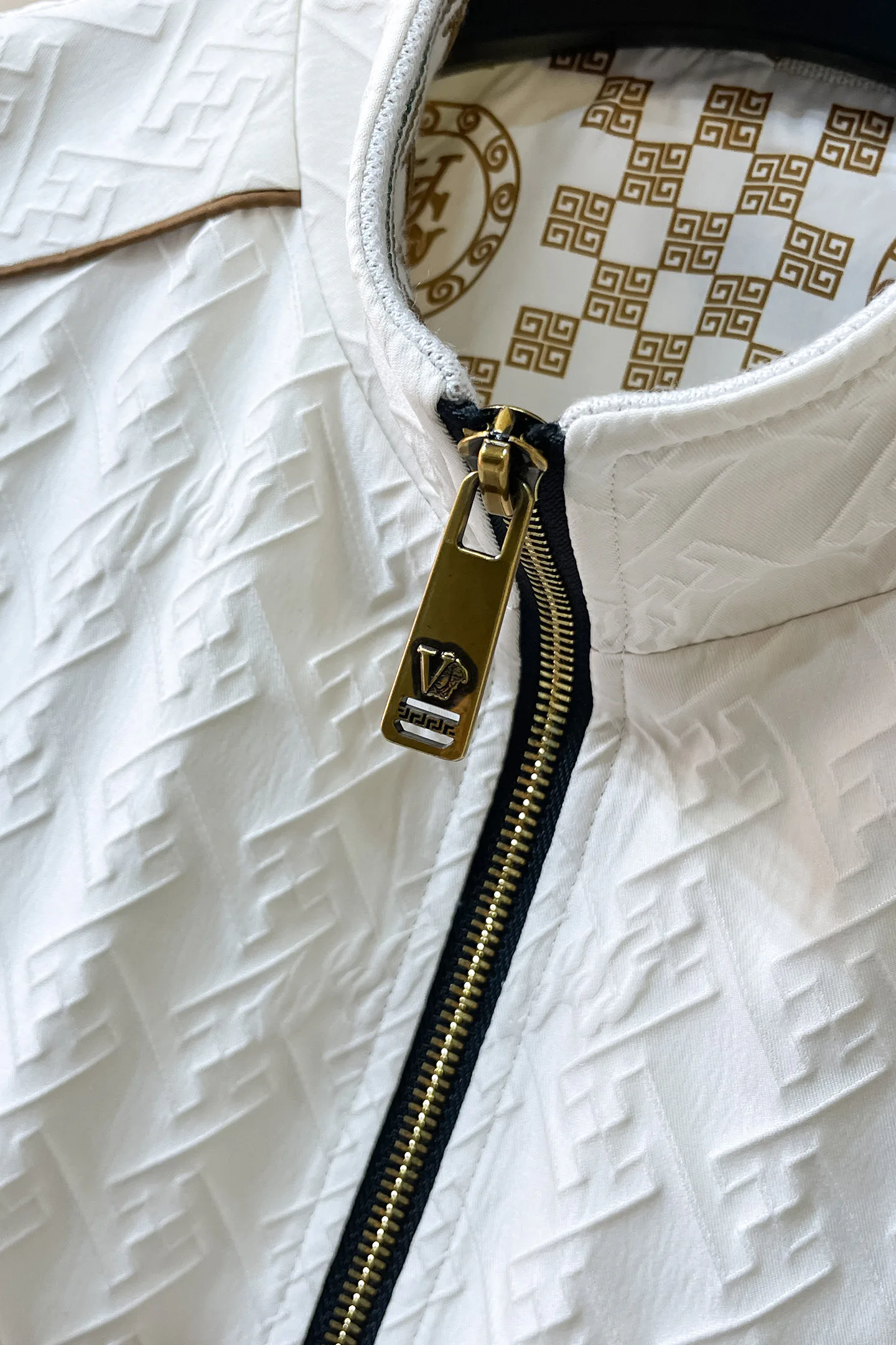 Куртки И Пуховики Мужские Versace 17900364