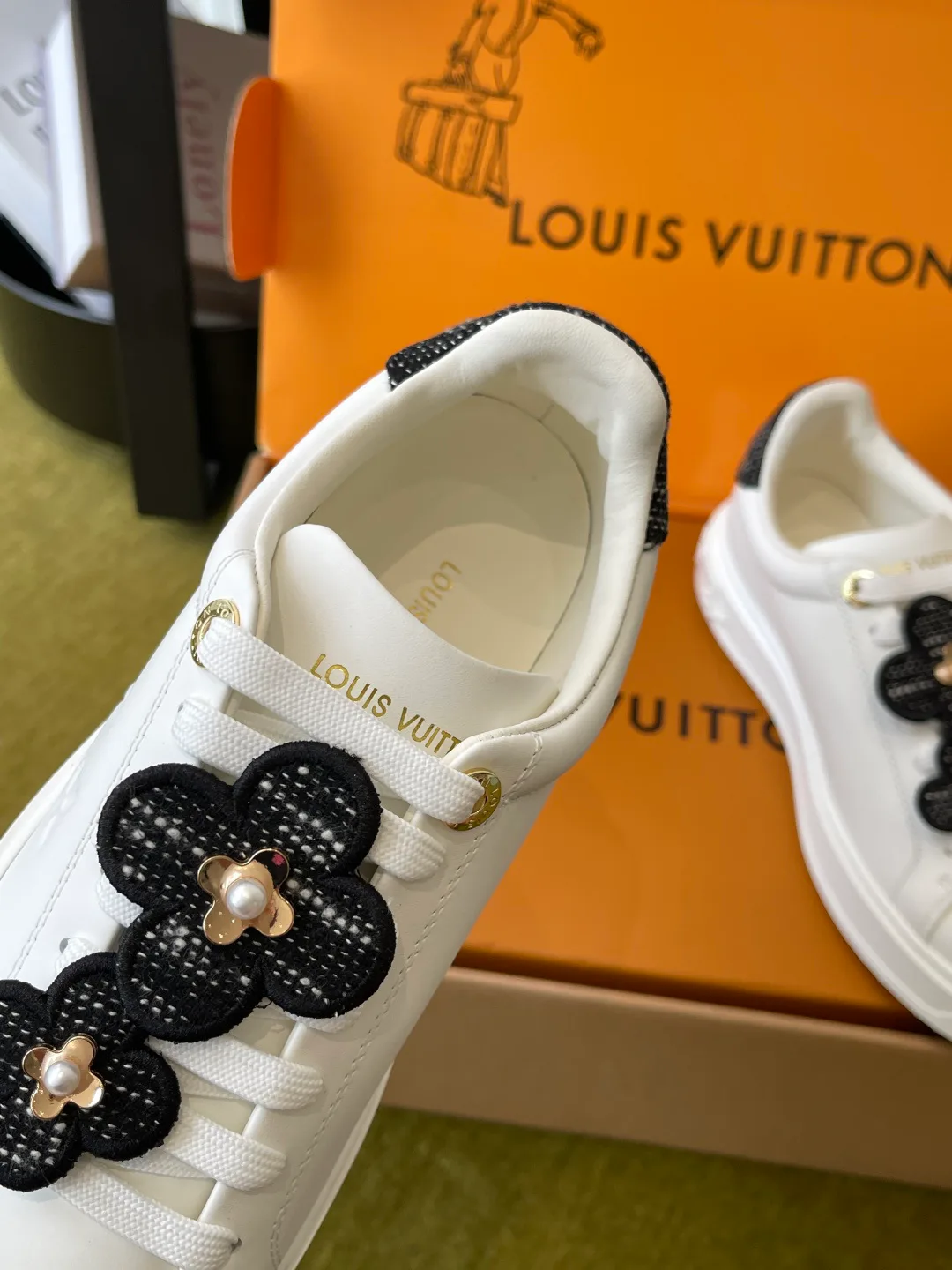 Кроссовки Женские Louis Vuitton 19002720
