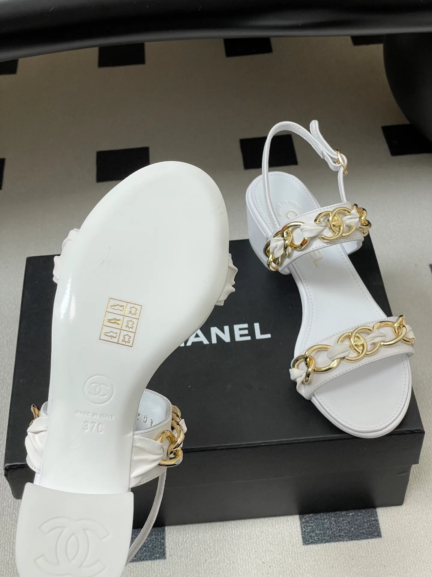 Босоножки Женские Chanel 10993853