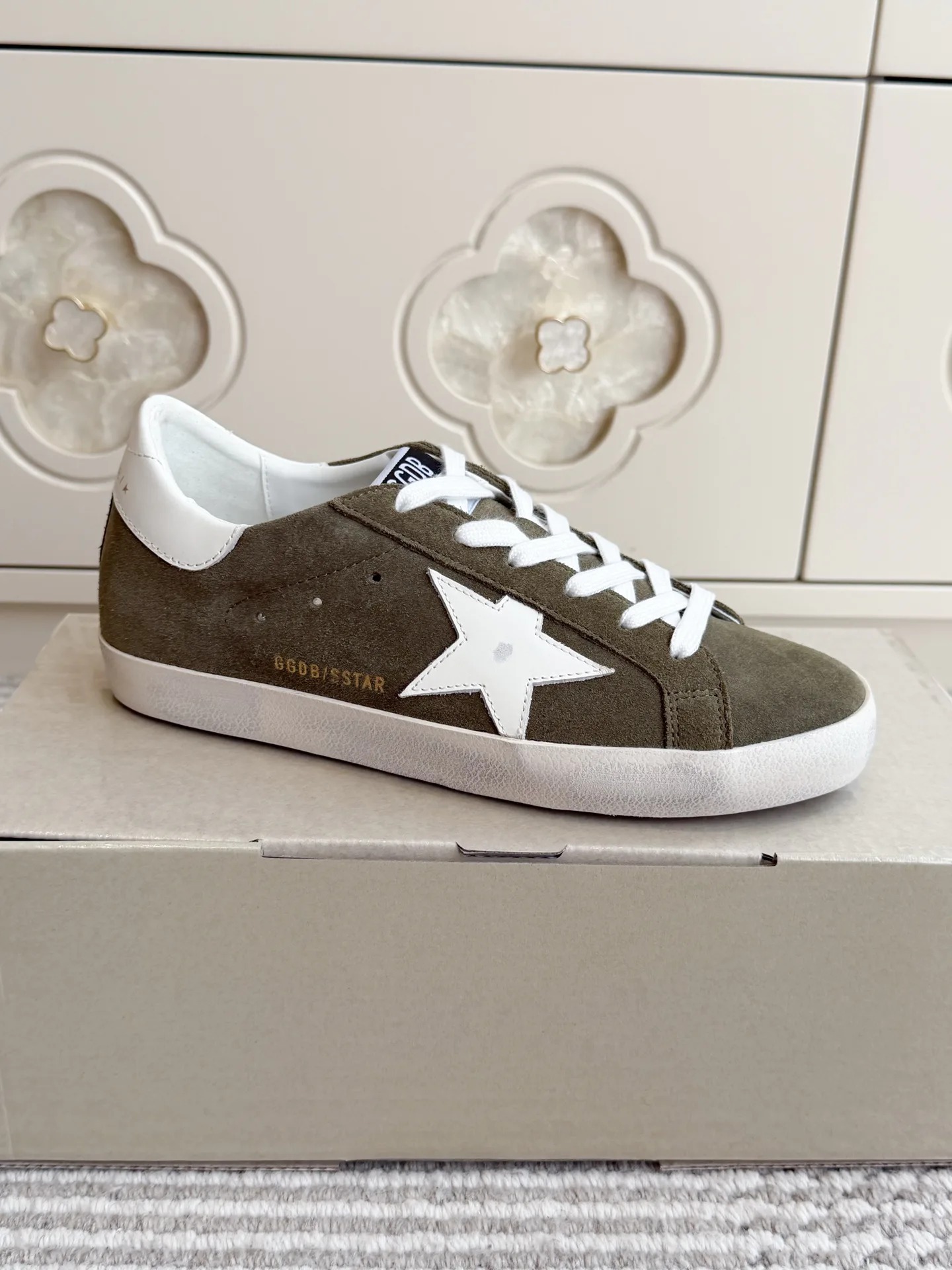Кроссовки Женские Golden Goose 18360497