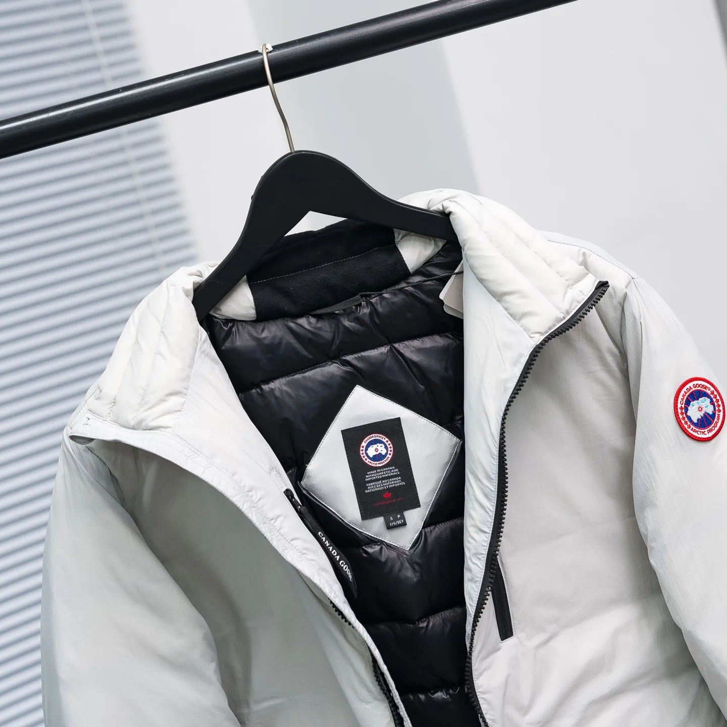 Куртки И Пуховики Женские Canada Goose 2139531