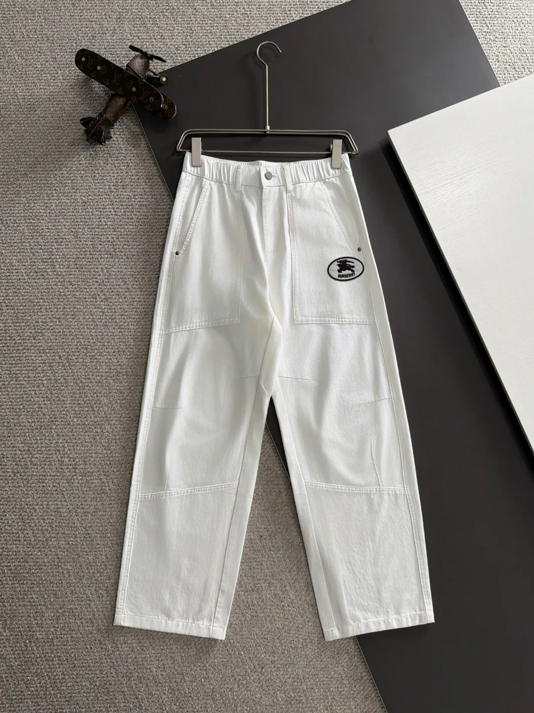 Брюки Мужские Burberry 17557498