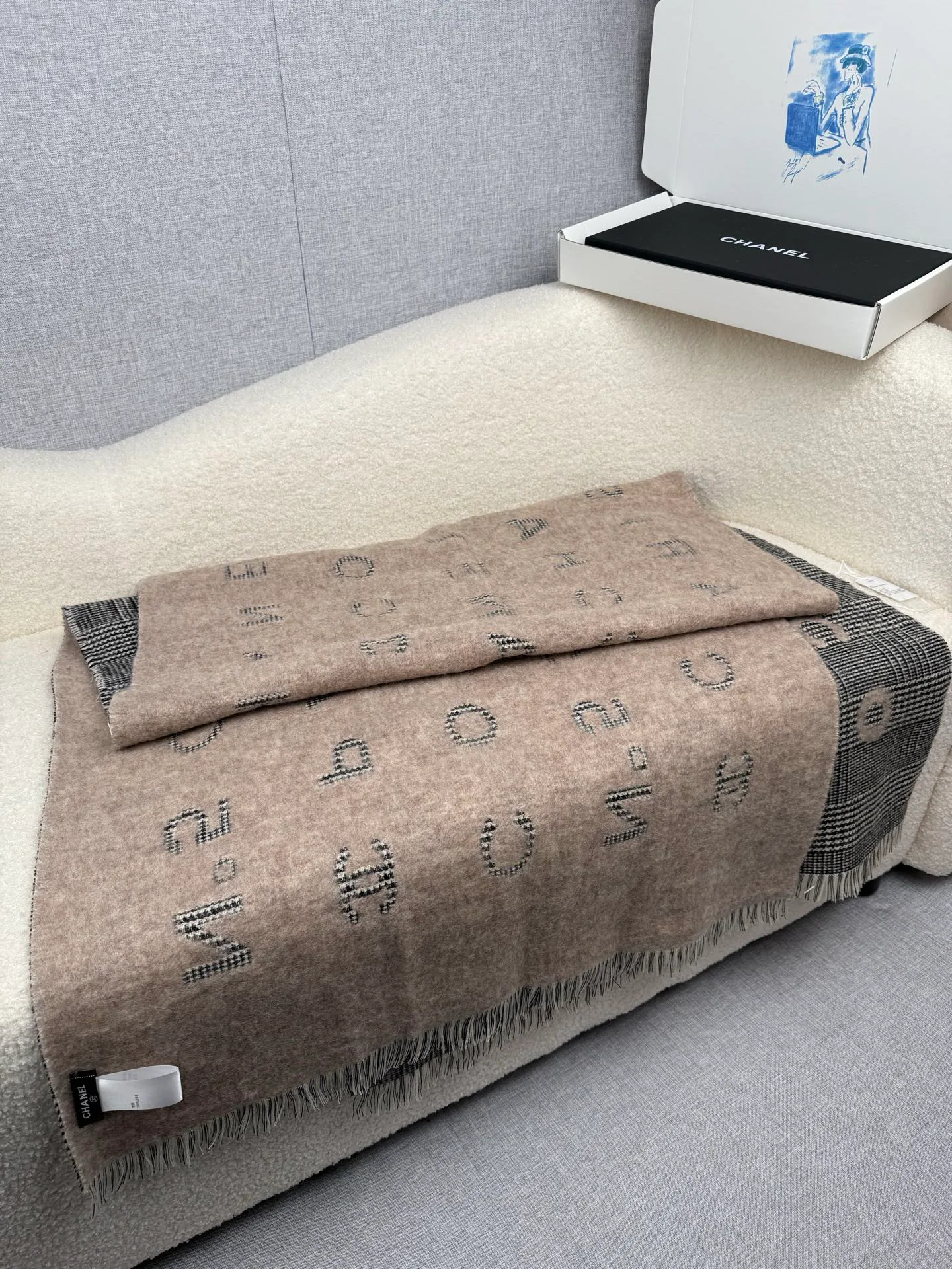 Шарфы Chanel 18141360