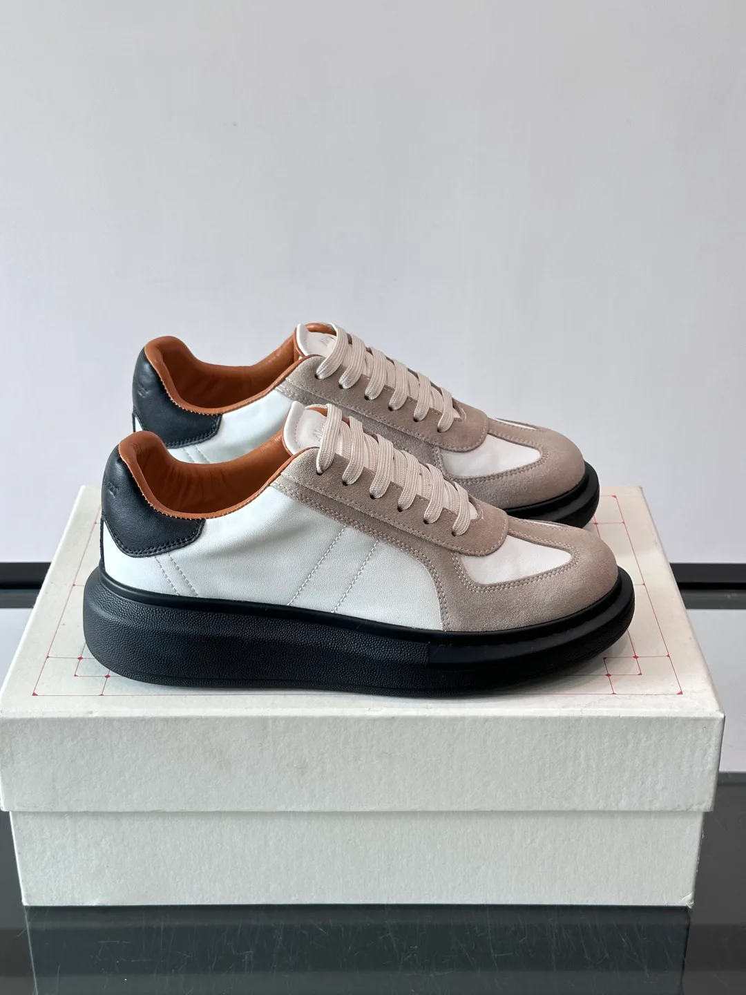 Кроссовки Женские Alexander Mcqueen 17328777