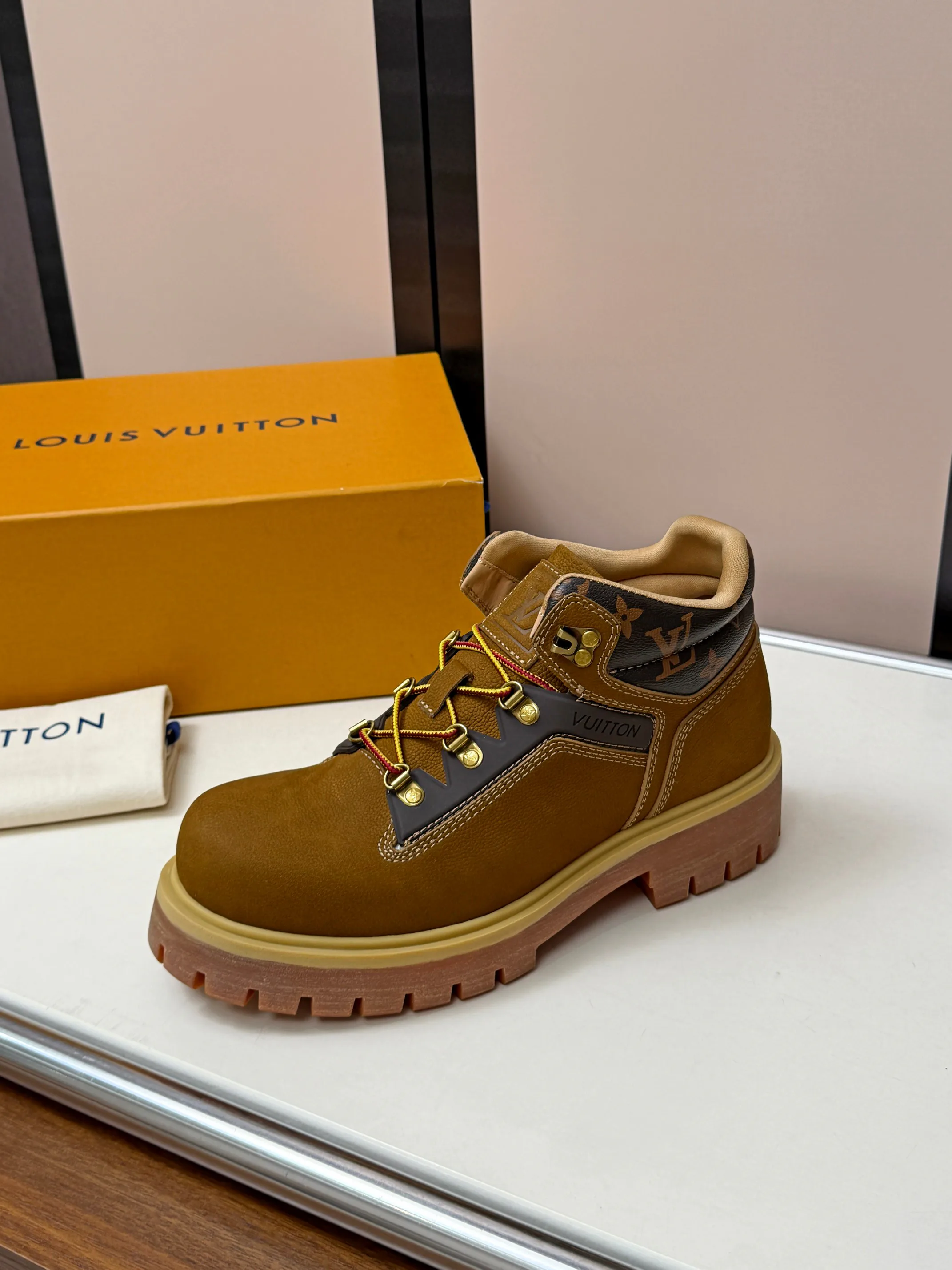Ботинки Женские Louis Vuitton 18417473