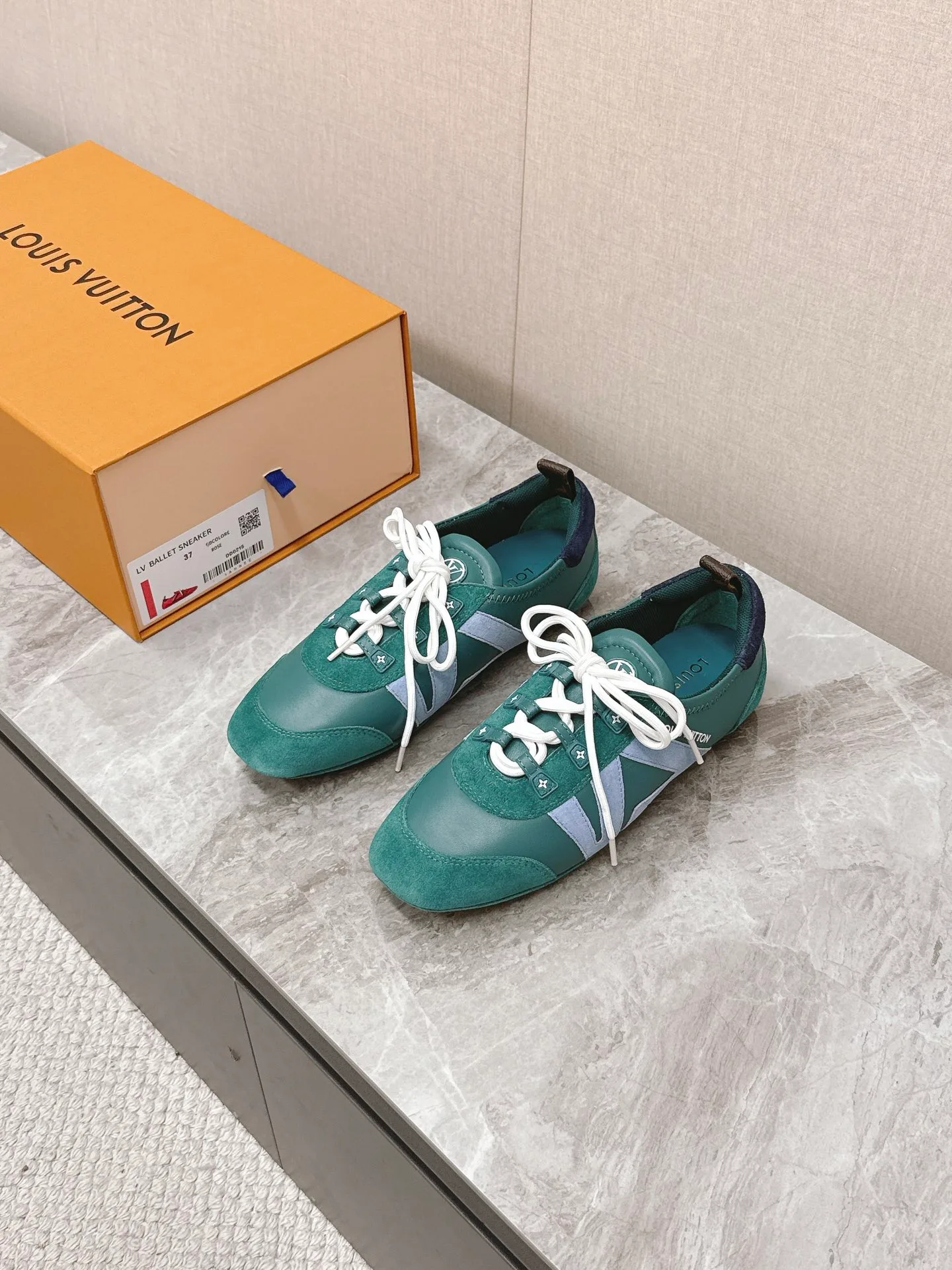 Кроссовки Женские Louis Vuitton 11245112