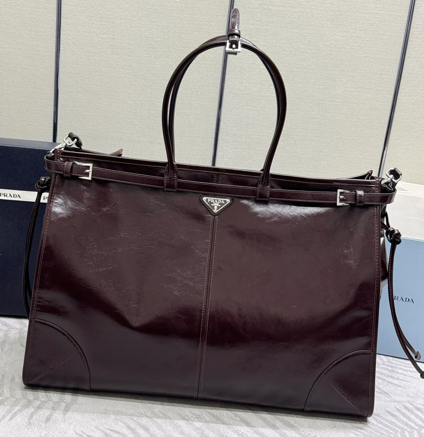 Классические Сумки Женские Prada 11462571