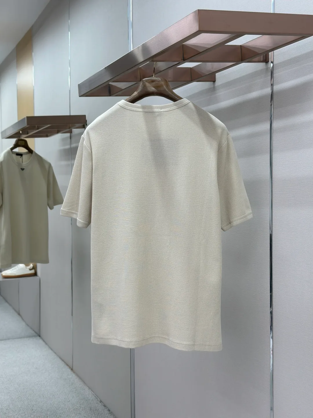 Футболки Женские Prada 18191101