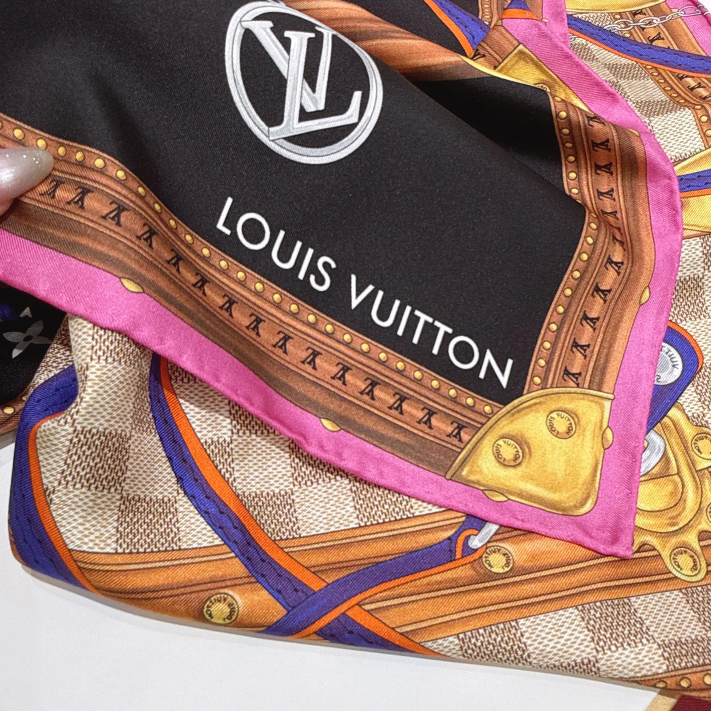 Шарфы Louis Vuitton 14514917