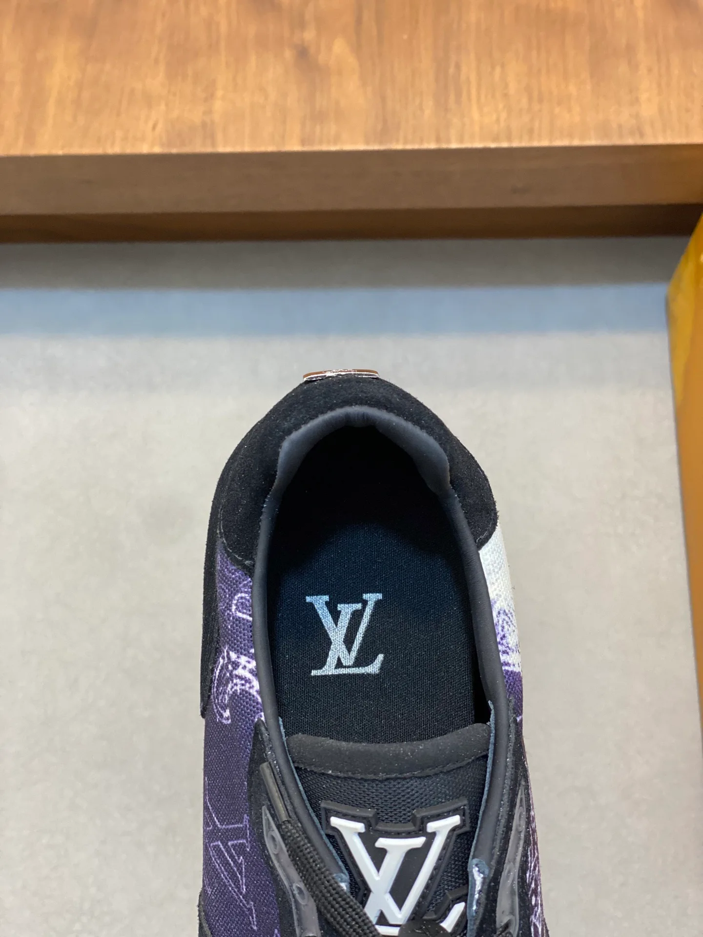 Кроссовки Мужские Louis Vuitton 18423