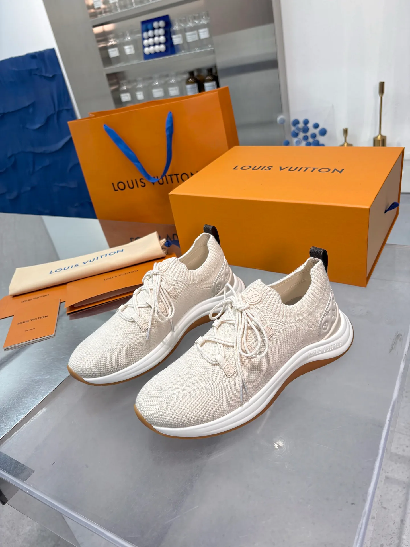Кроссовки Женские Louis Vuitton 18055132