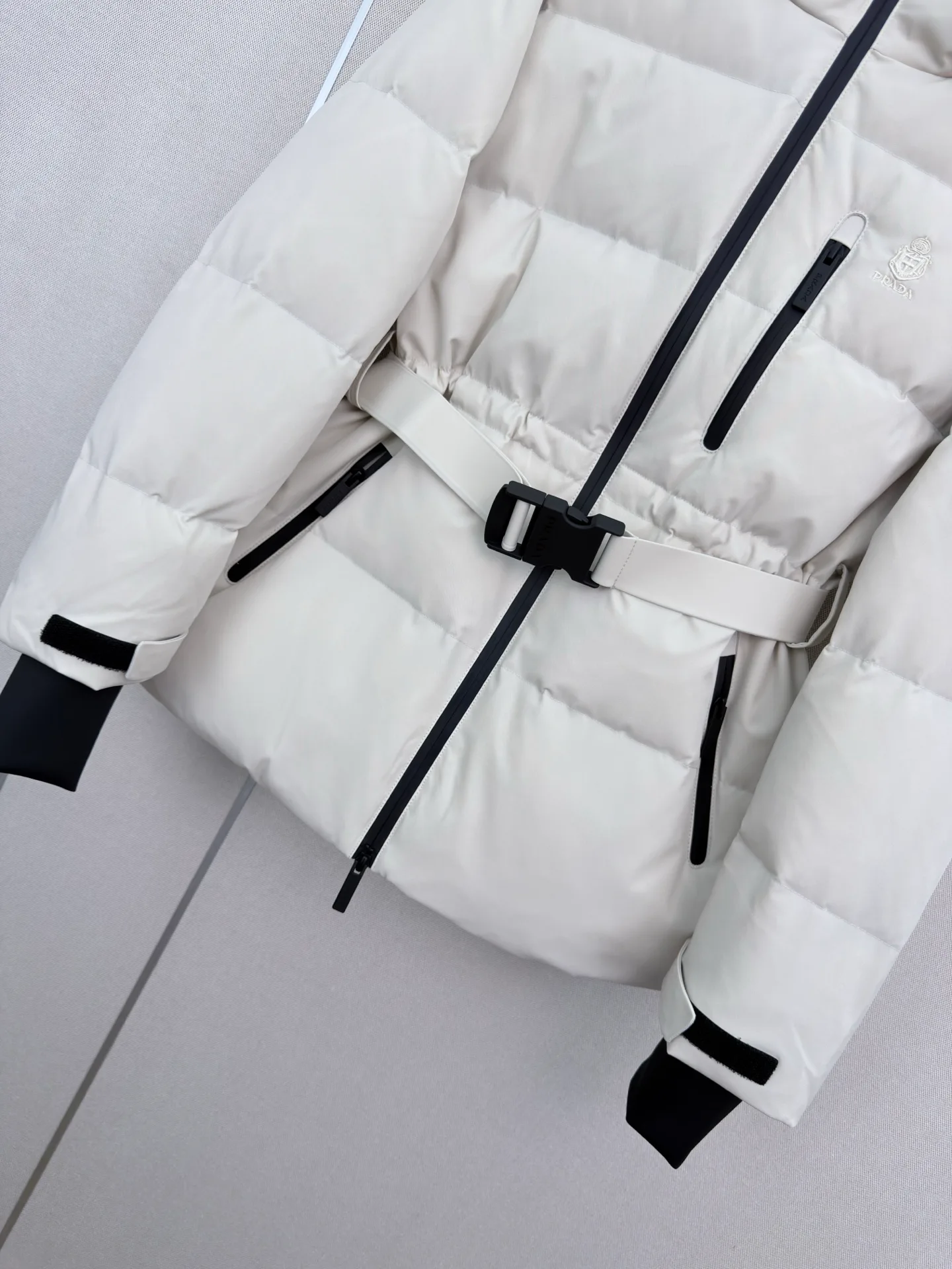 Куртки И Пуховики Женские Prada 18023491