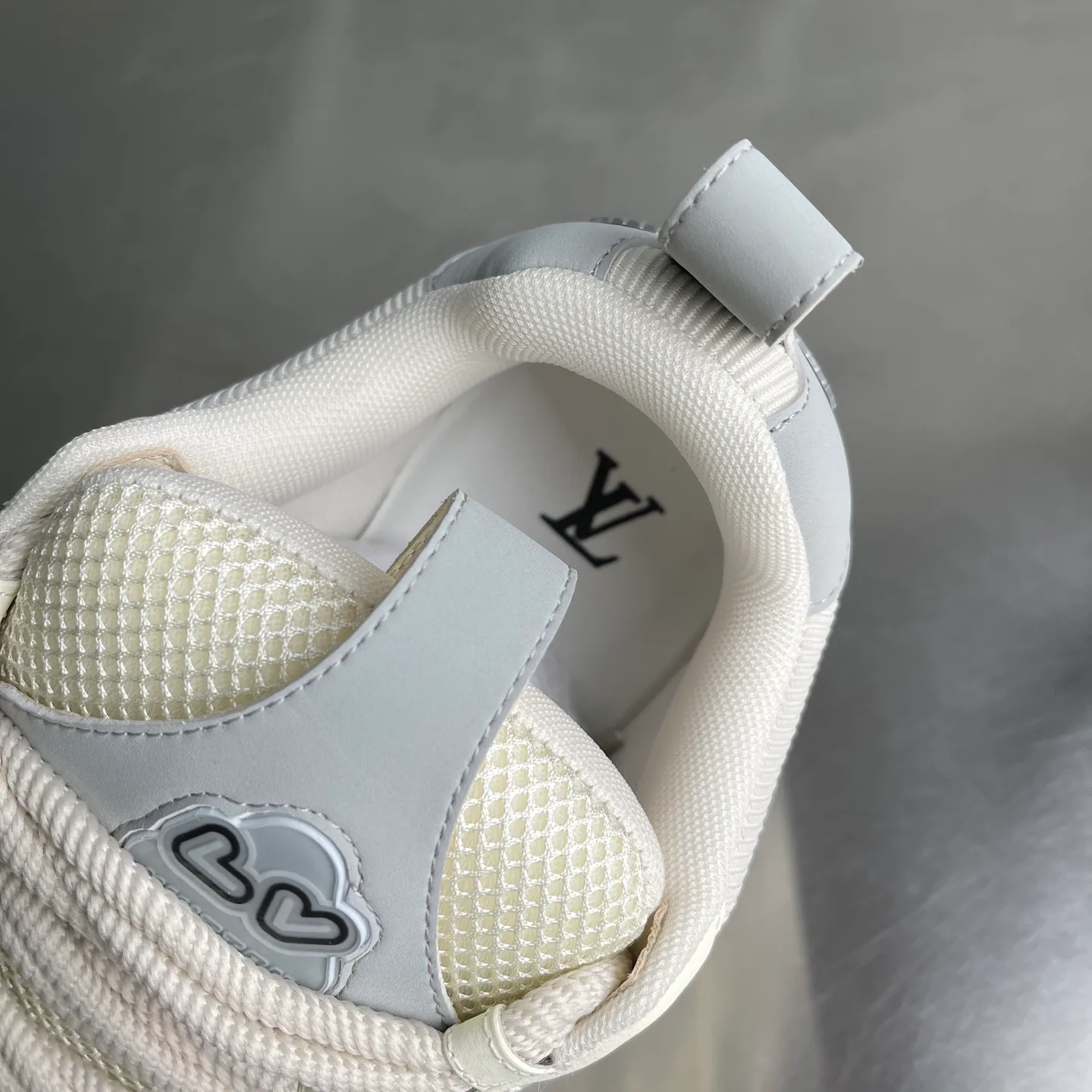 Кроссовки Женские Louis Vuitton 168931