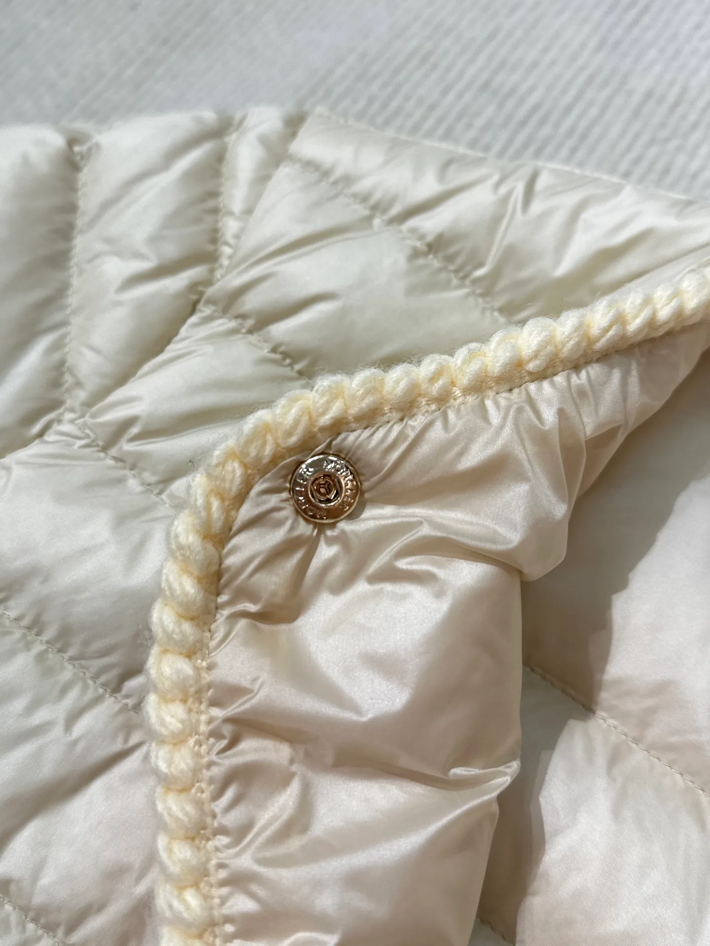 Куртки И Пуховики Женские Moncler 18710179