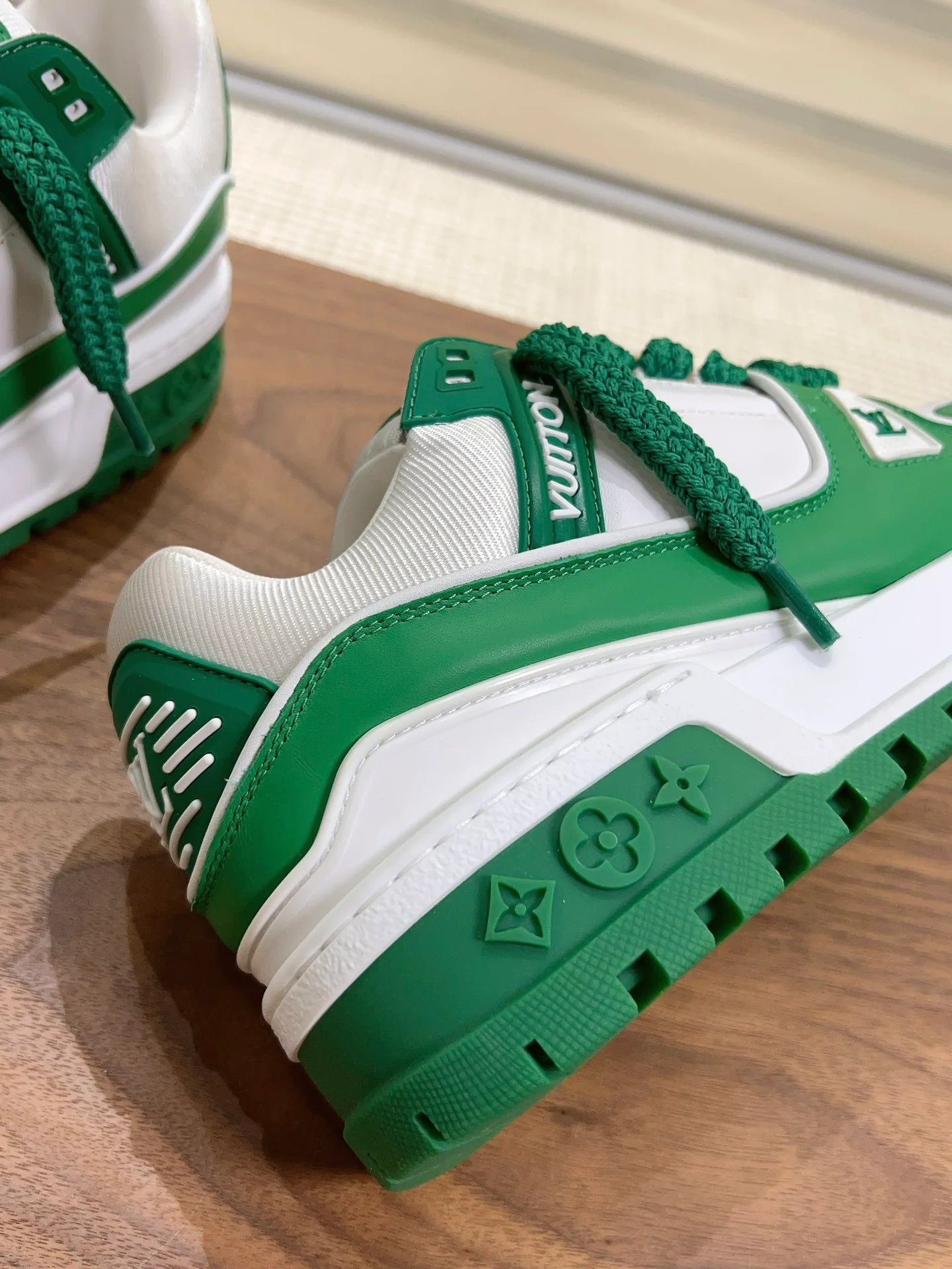 Кроссовки Женские Louis Vuitton 9962