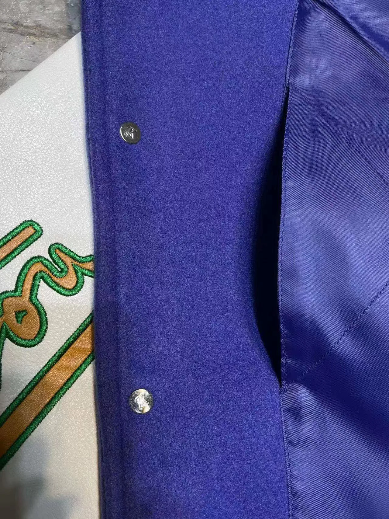 Куртки И Пуховики Женские Louis Vuitton 12842375