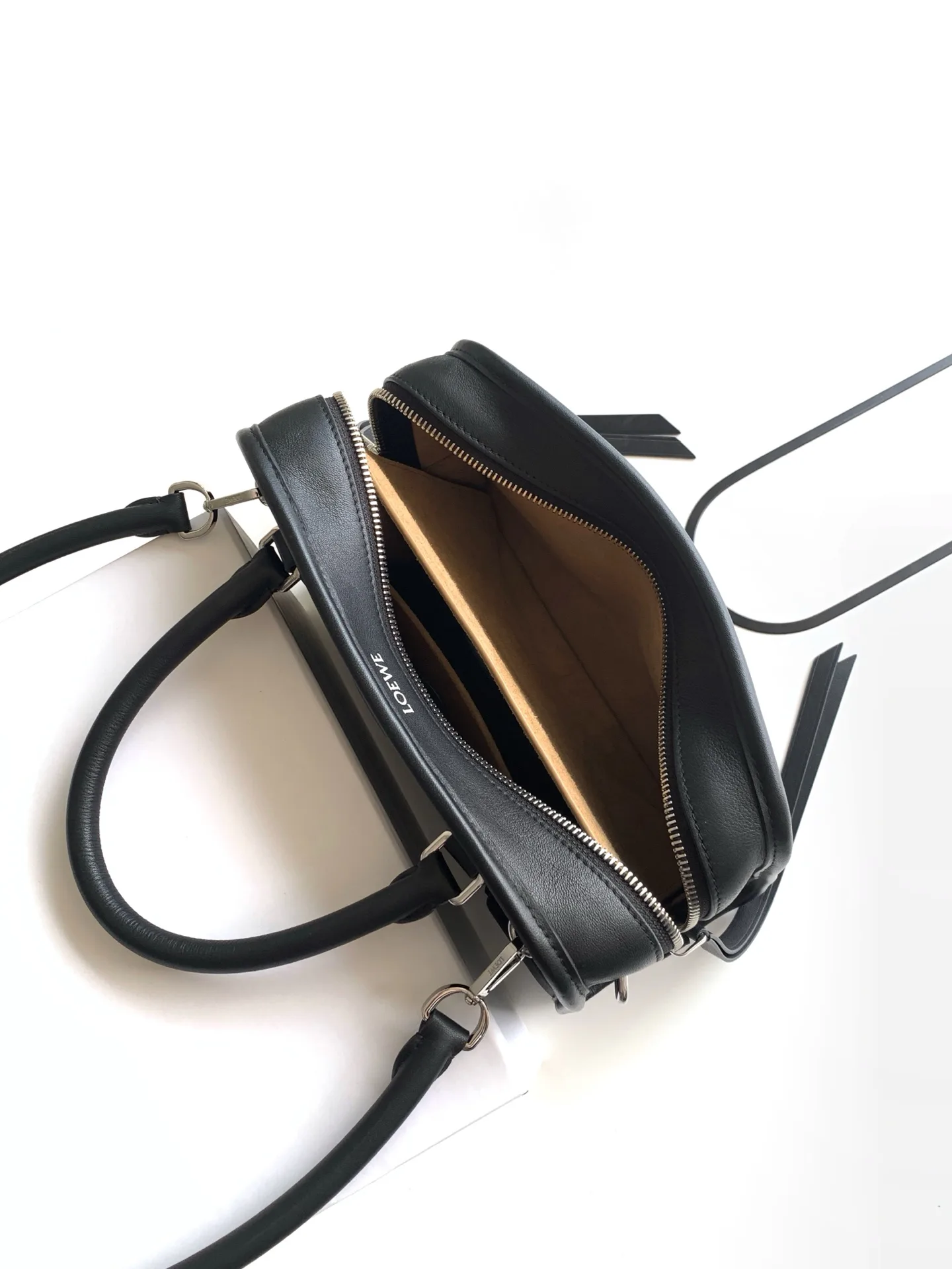 Классические Сумки Женские Loewe 13389854