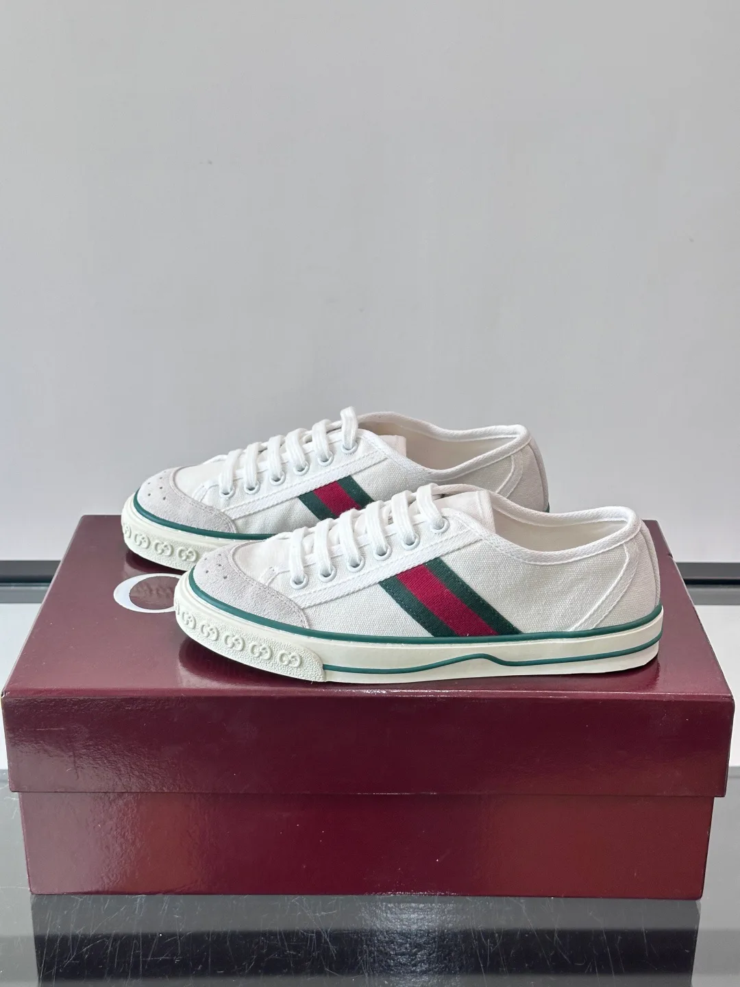 Кроссовки Женские Gucci 17941061