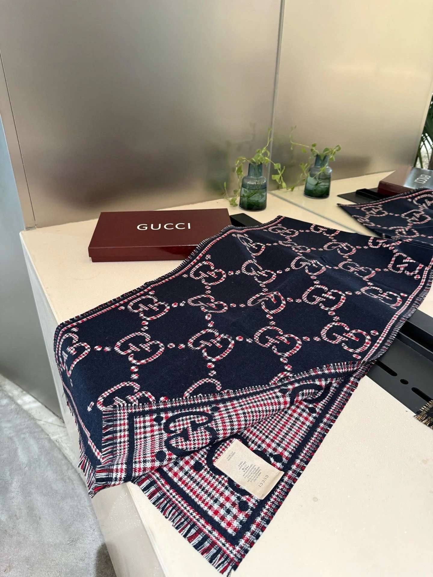 Шарфы Gucci 832120