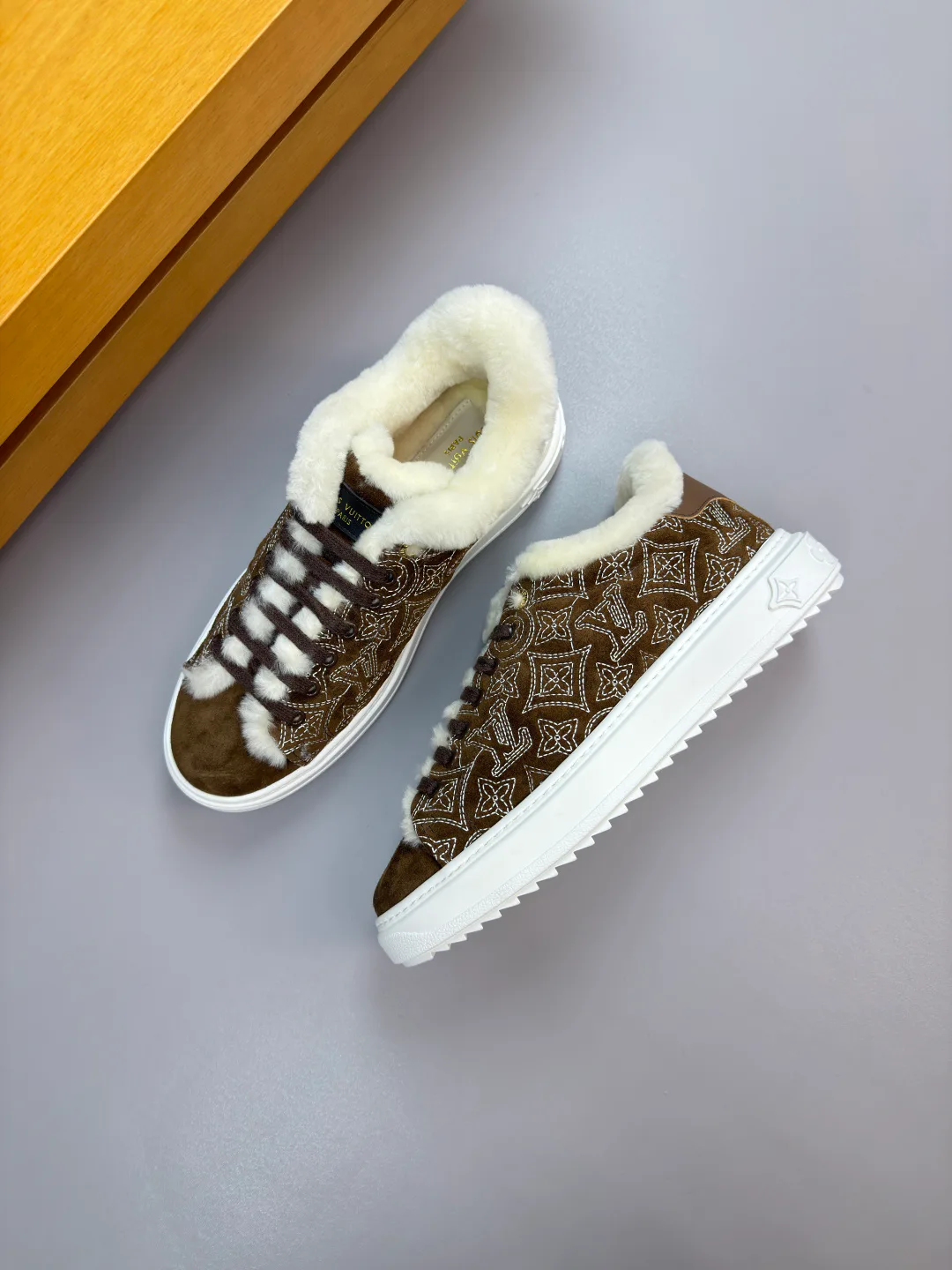 Кроссовки Женские Louis Vuitton 2652645