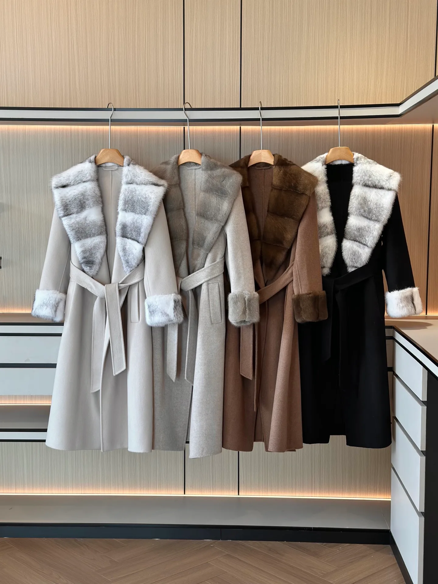 Пальто Женские Loro Piana 18597230