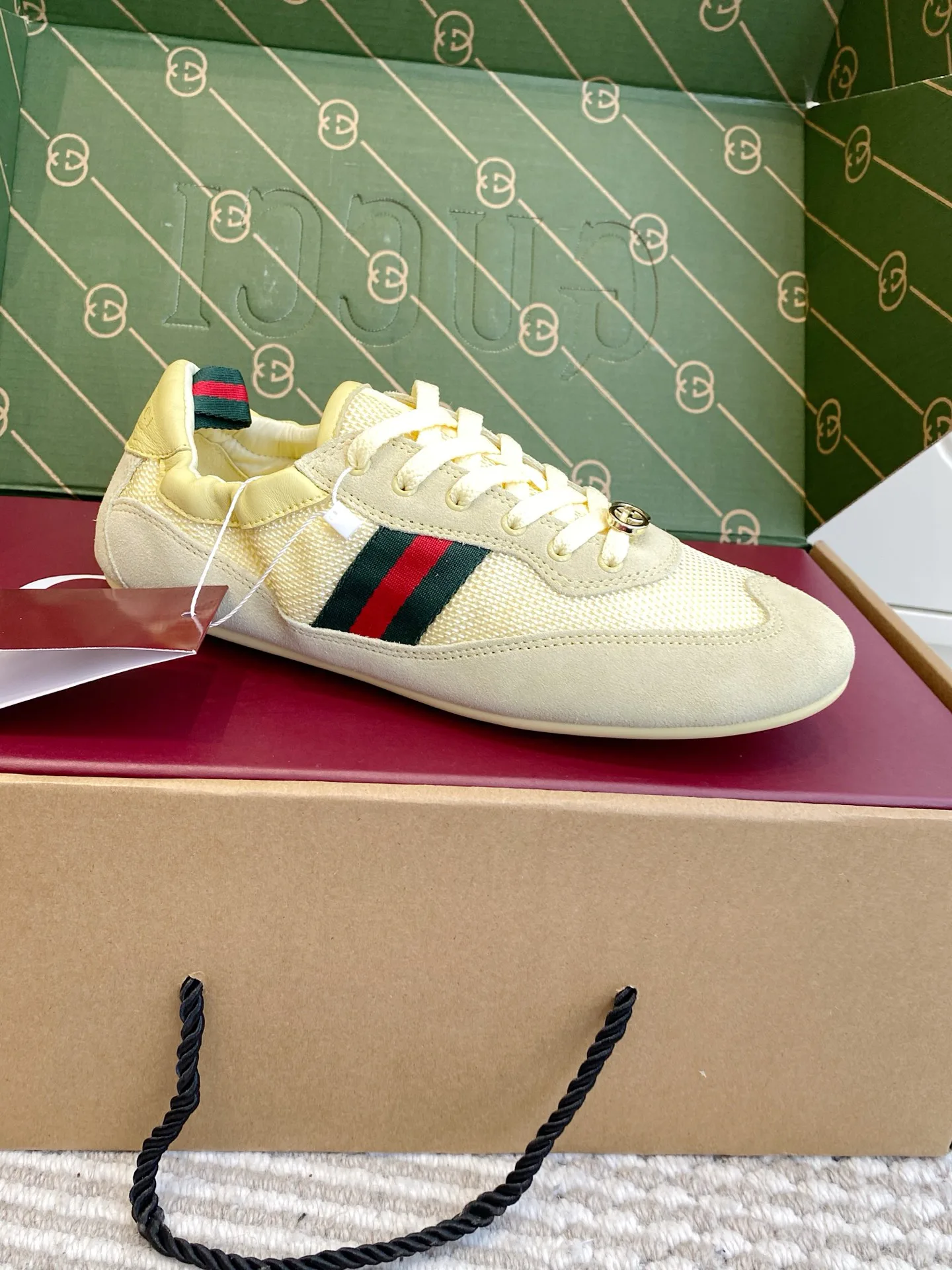 Кроссовки Женские Gucci 738970