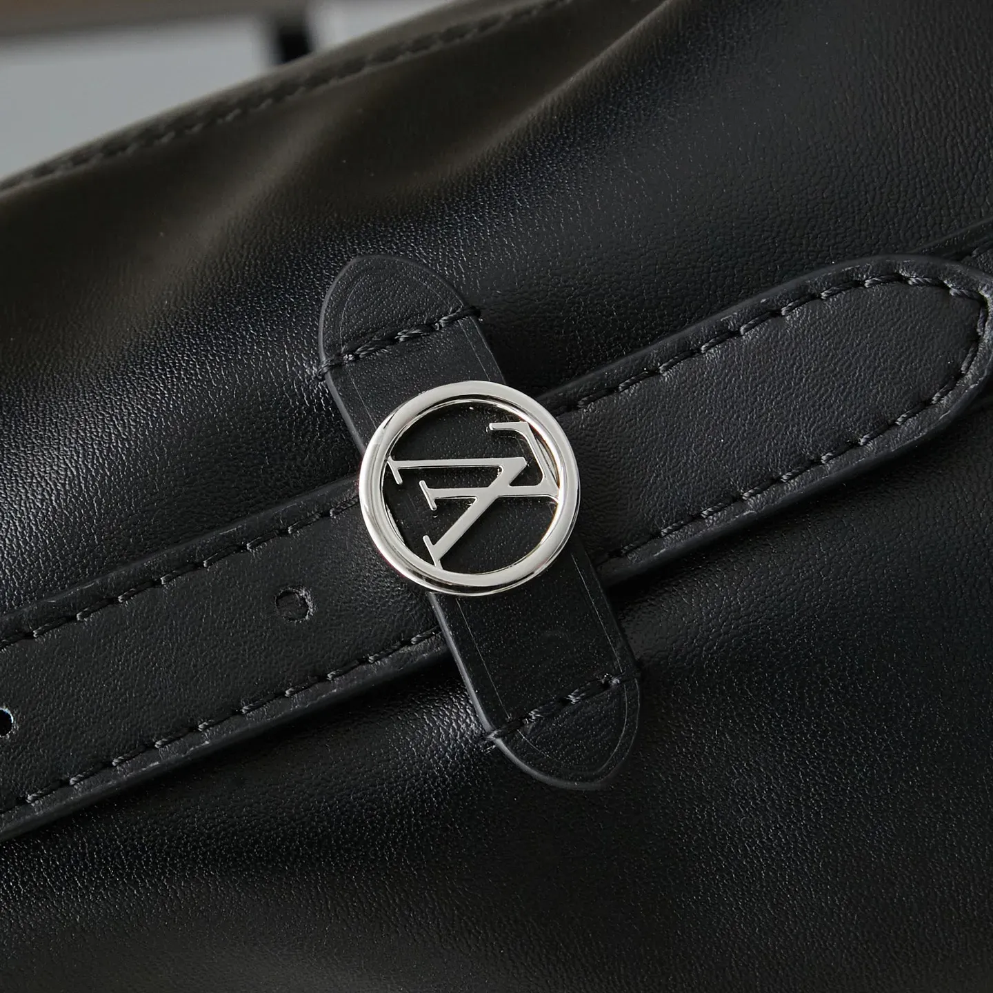 Сумки На Ремне Женские Louis Vuitton 25400